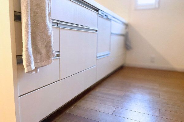 マットを敷いていないキッチン