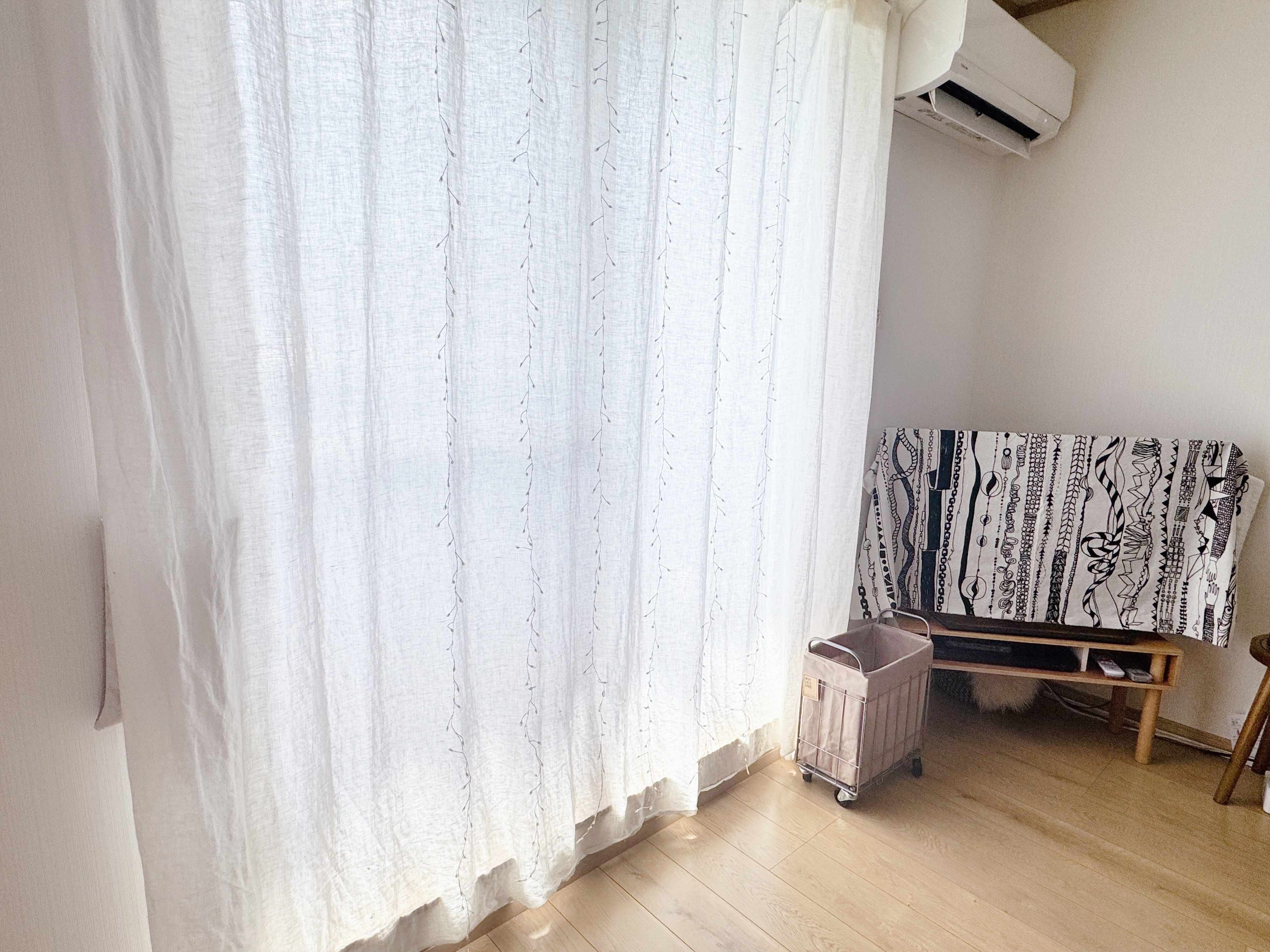 布カーテンはホコリがつきやすい