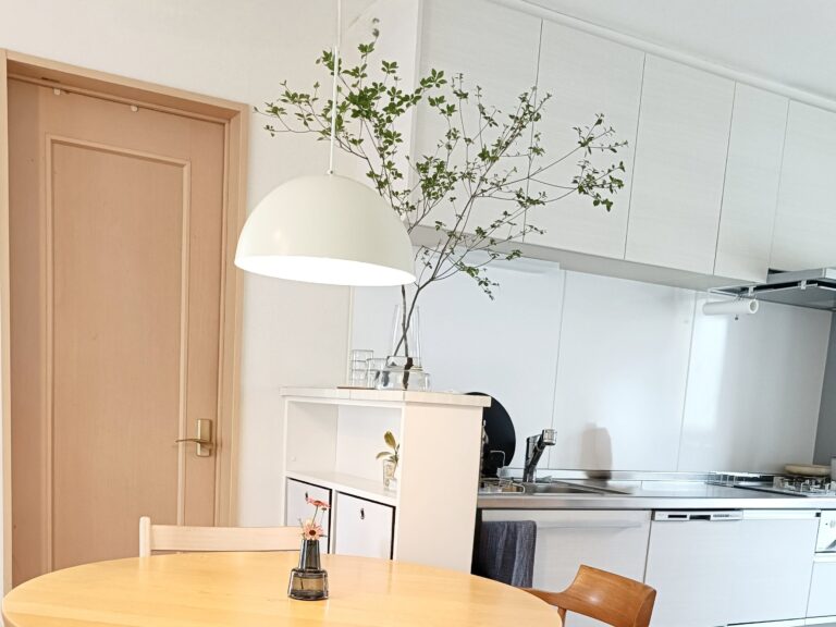 部屋を涼しくしたいなら「情報量」を減らして！夏の涼しい部屋の作り方をプロが解説！