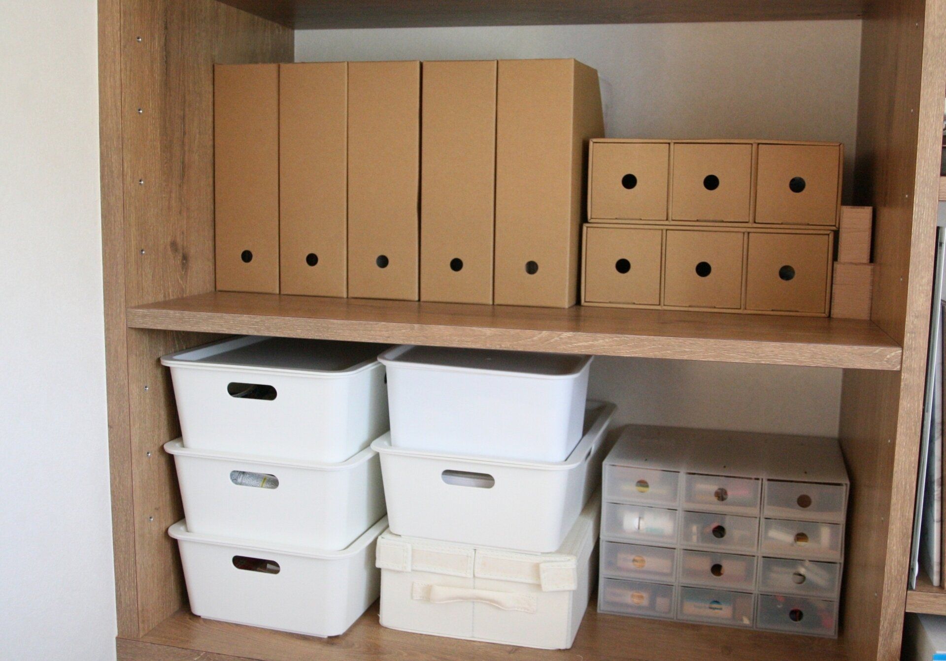 2.フタ付きの収納用品