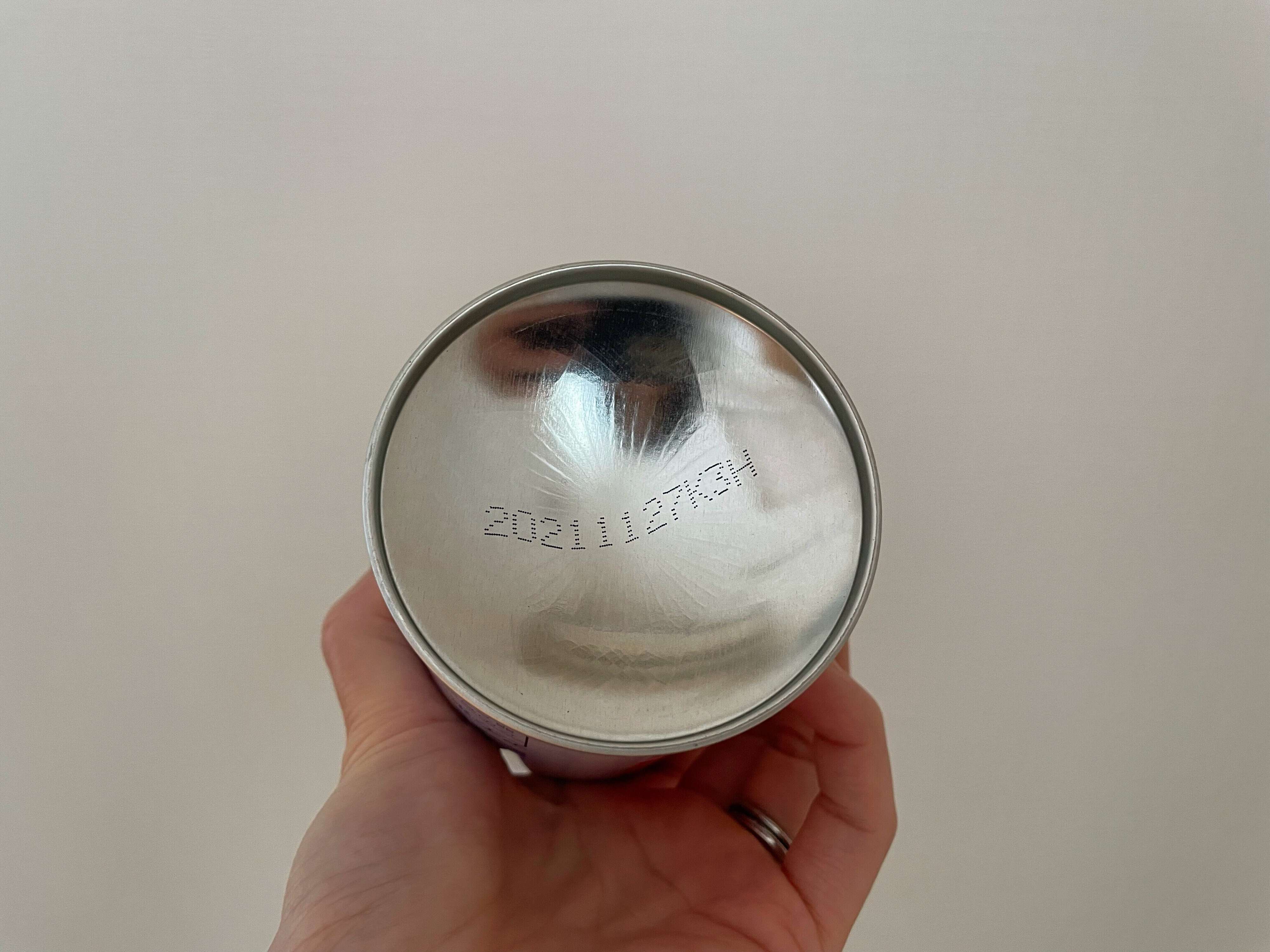 ガスボンベの底