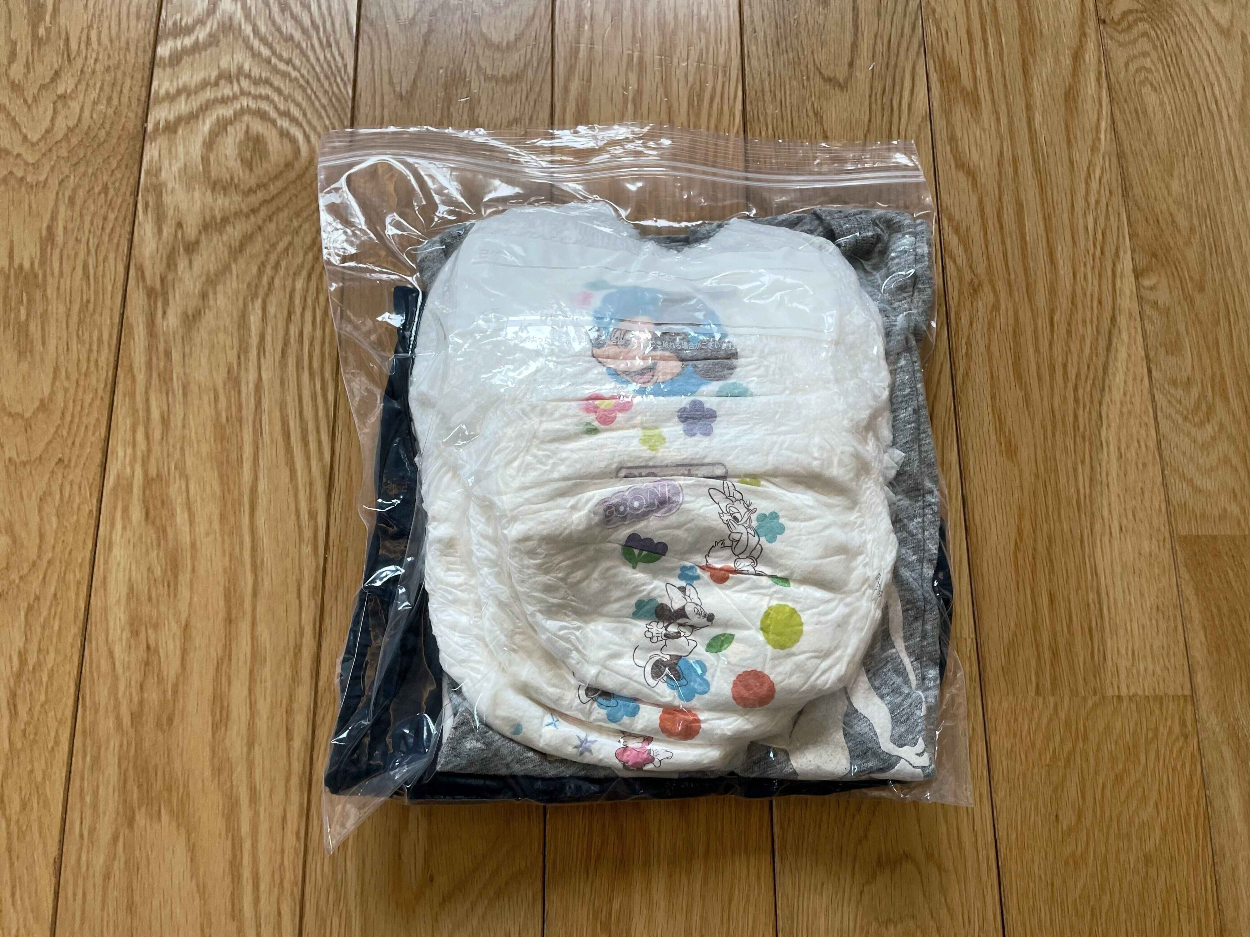 紙おむつや子供服