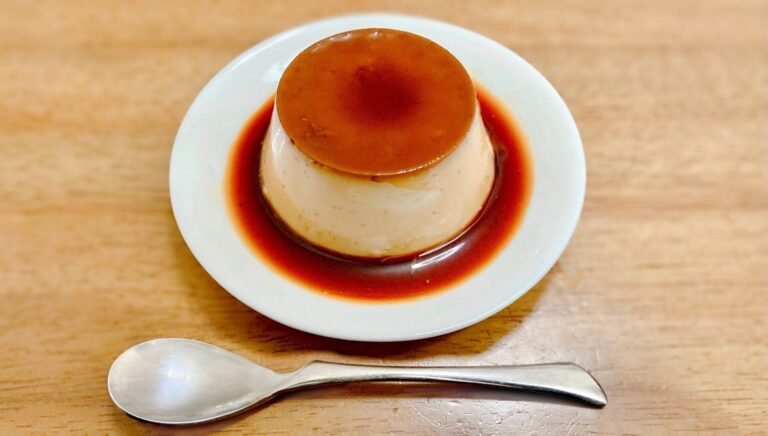 材料3つで「昔ながらのプリン」が作れる！調理師が教える基本の作り方