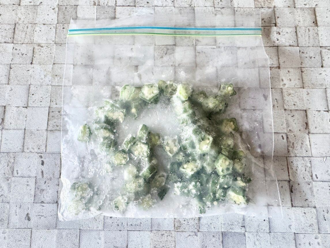 4. オクラ:ゆでて冷凍でネバネバキープ