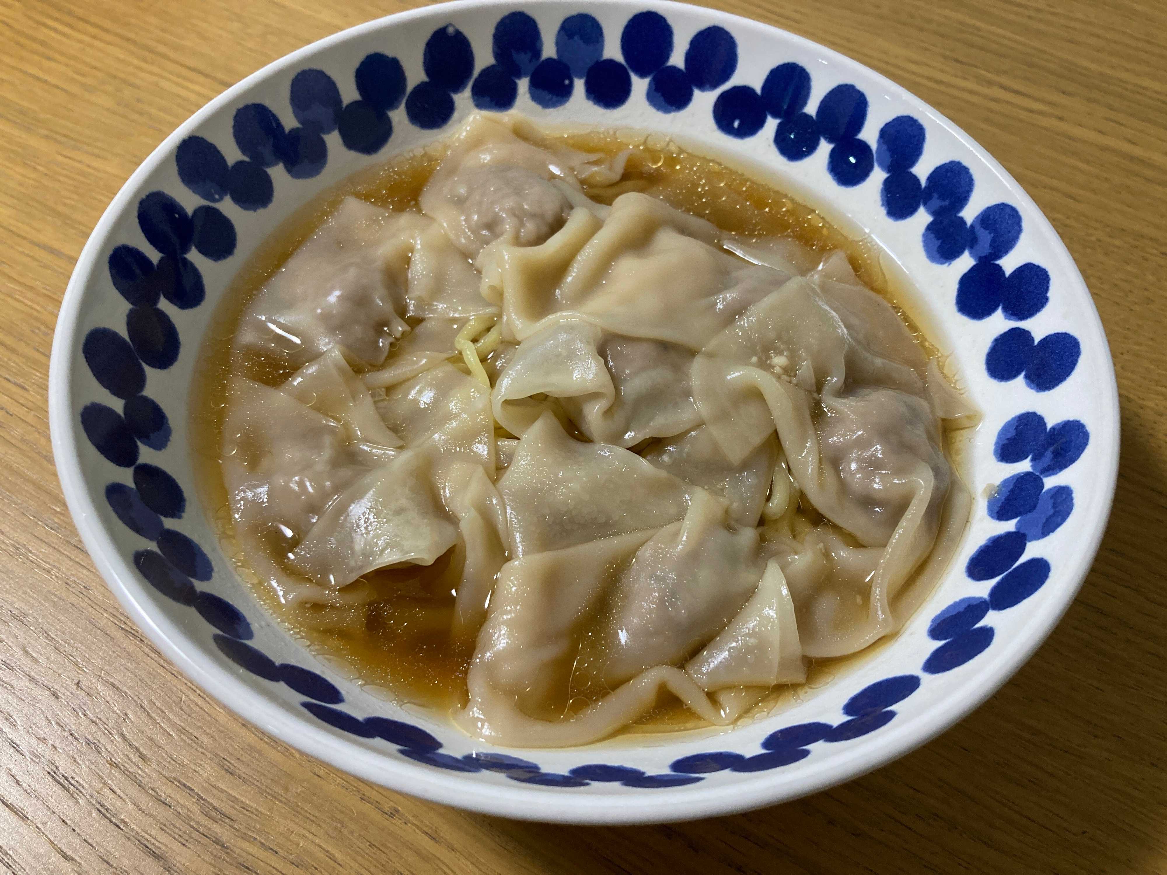 業務スーパーの食材で作ったワンタン麺
