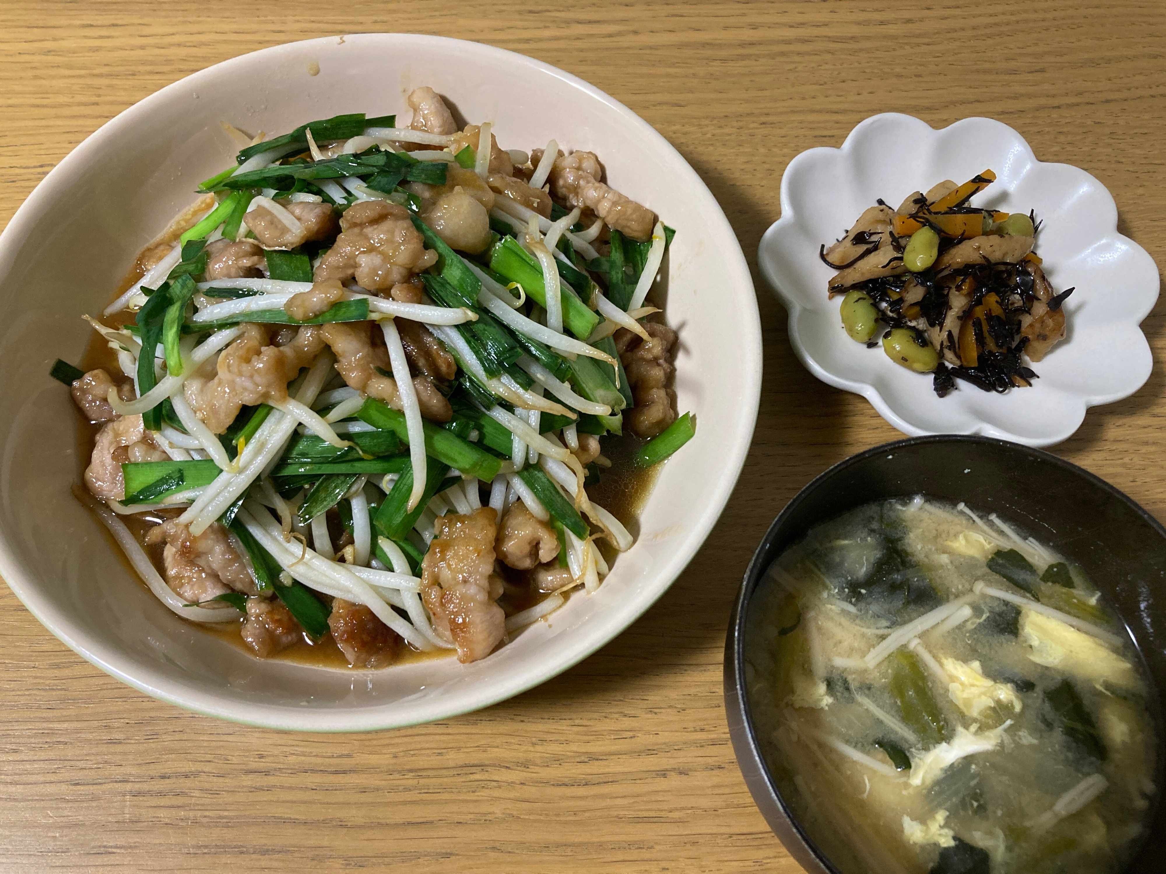 ニラもやし炒め定食