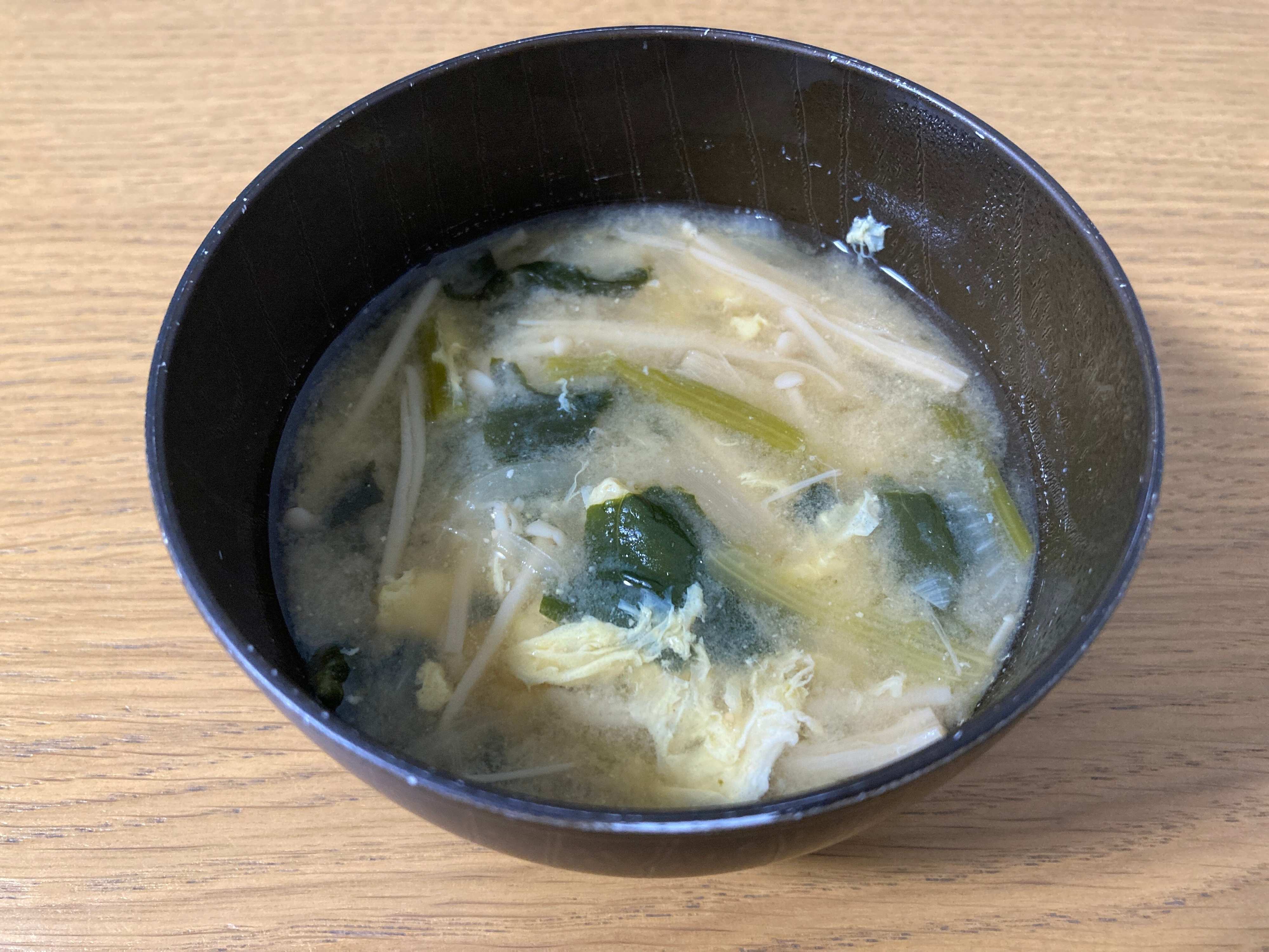 ほうれん草と卵の味噌汁