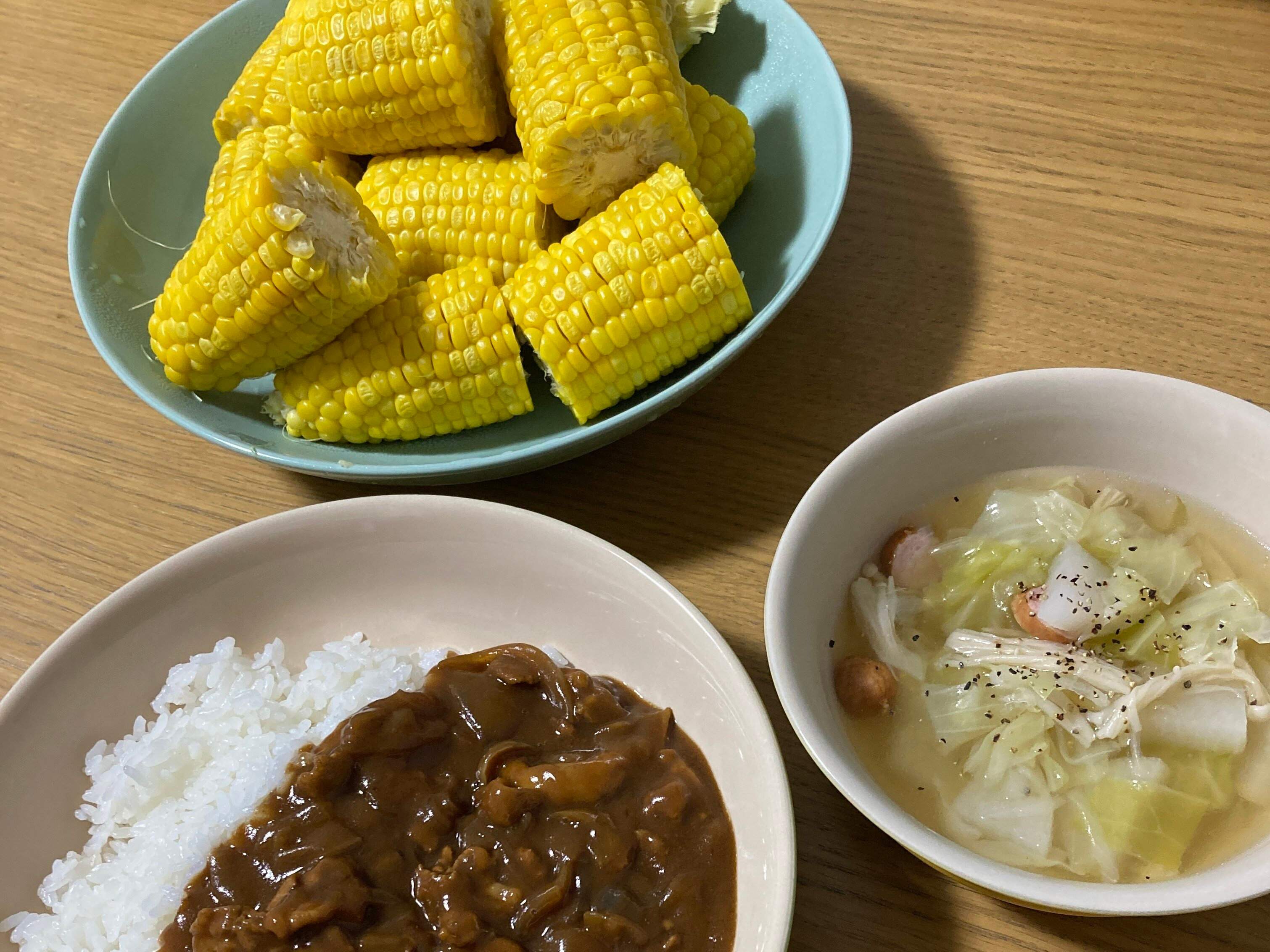 ハヤシライスとスープとレンチンとうもろこし