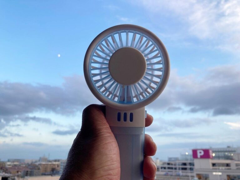 これで110円は買わないと損！【ダイソー】「暑さもリフレッシュ」ハンディファンとセットで使いたいおすすめグッズ