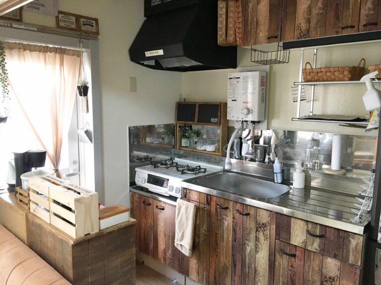 【築古団地】雑多で暗いキッチンが垢抜け！色・収納・雑貨のちょい足しアイデア