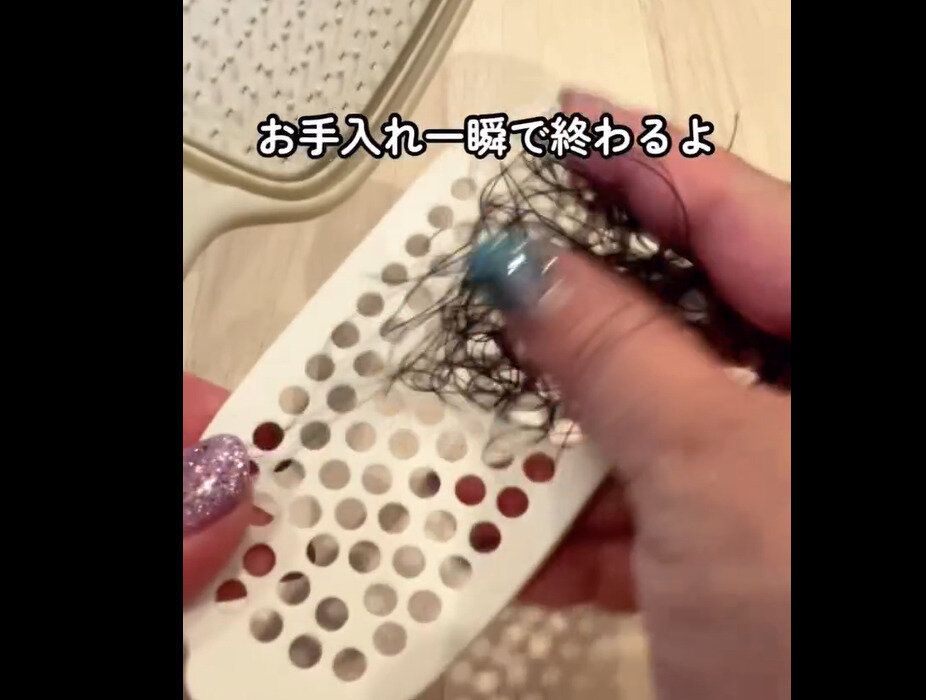 【3COINS】めっちゃ活躍の予感!そうじがしやすいヘアブラシ
