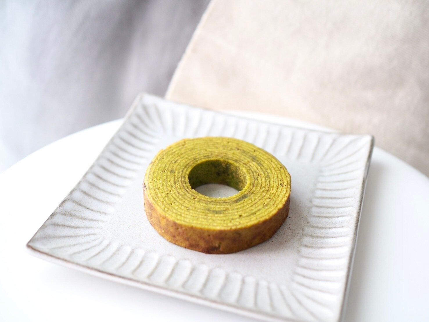 シャトレーゼ「バウムクーヘンすこやかの樹 宇治抹茶」商品写真