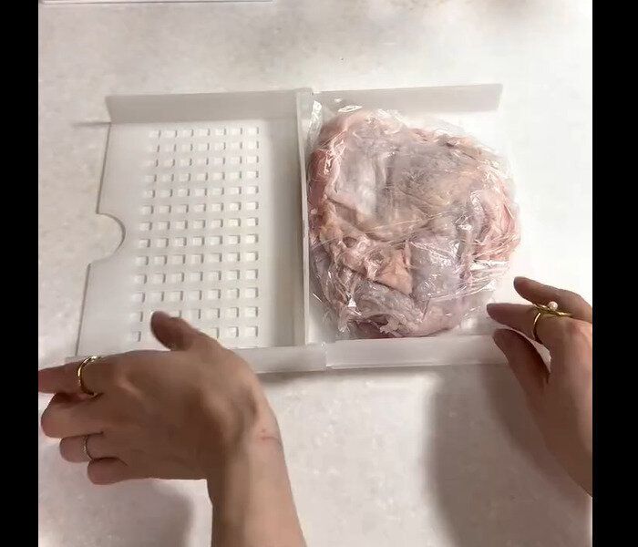 【ダイソー】110円なのに仕事しすぎ!フリーザー立て収納ケース