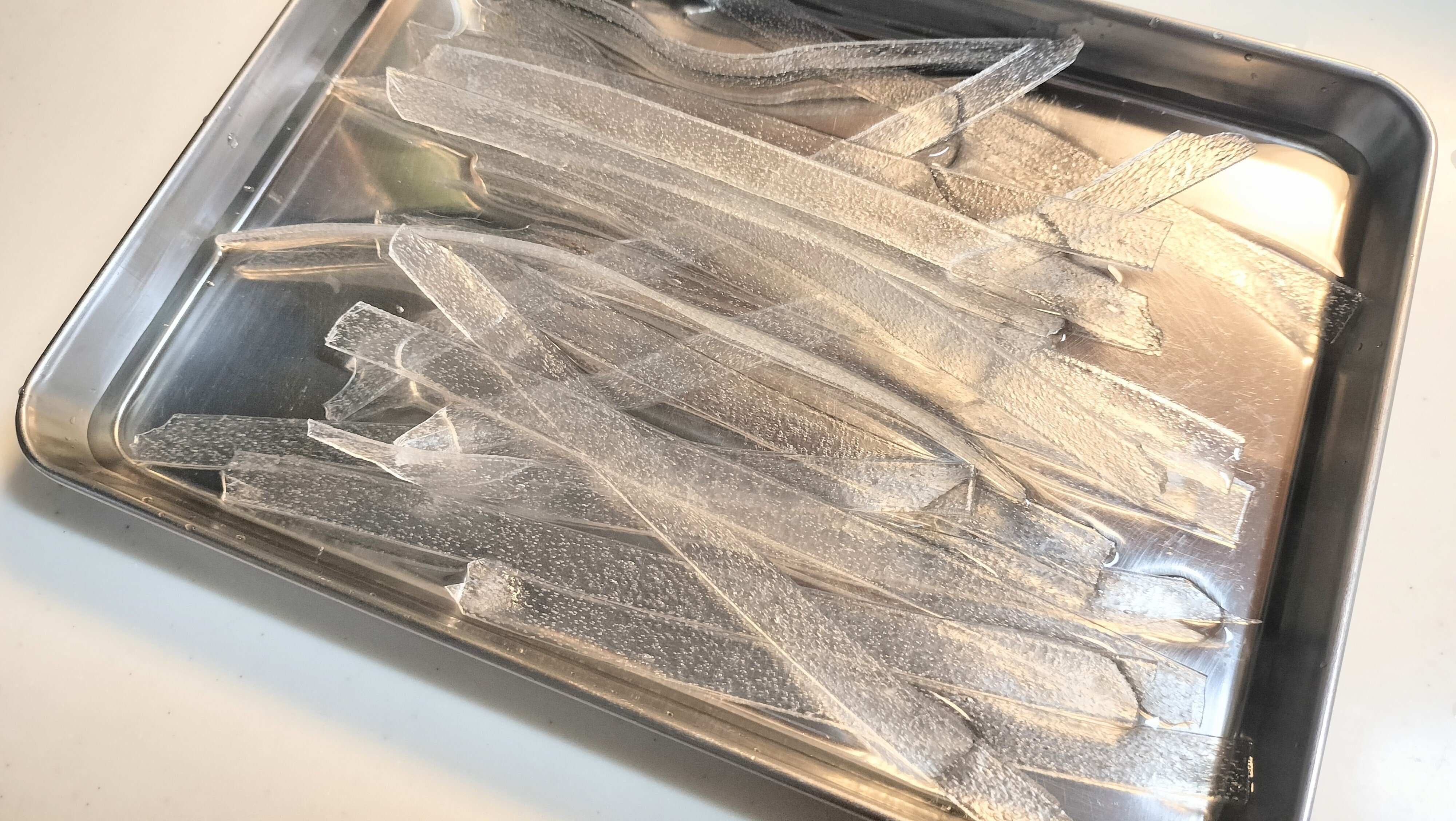 戻している春雨