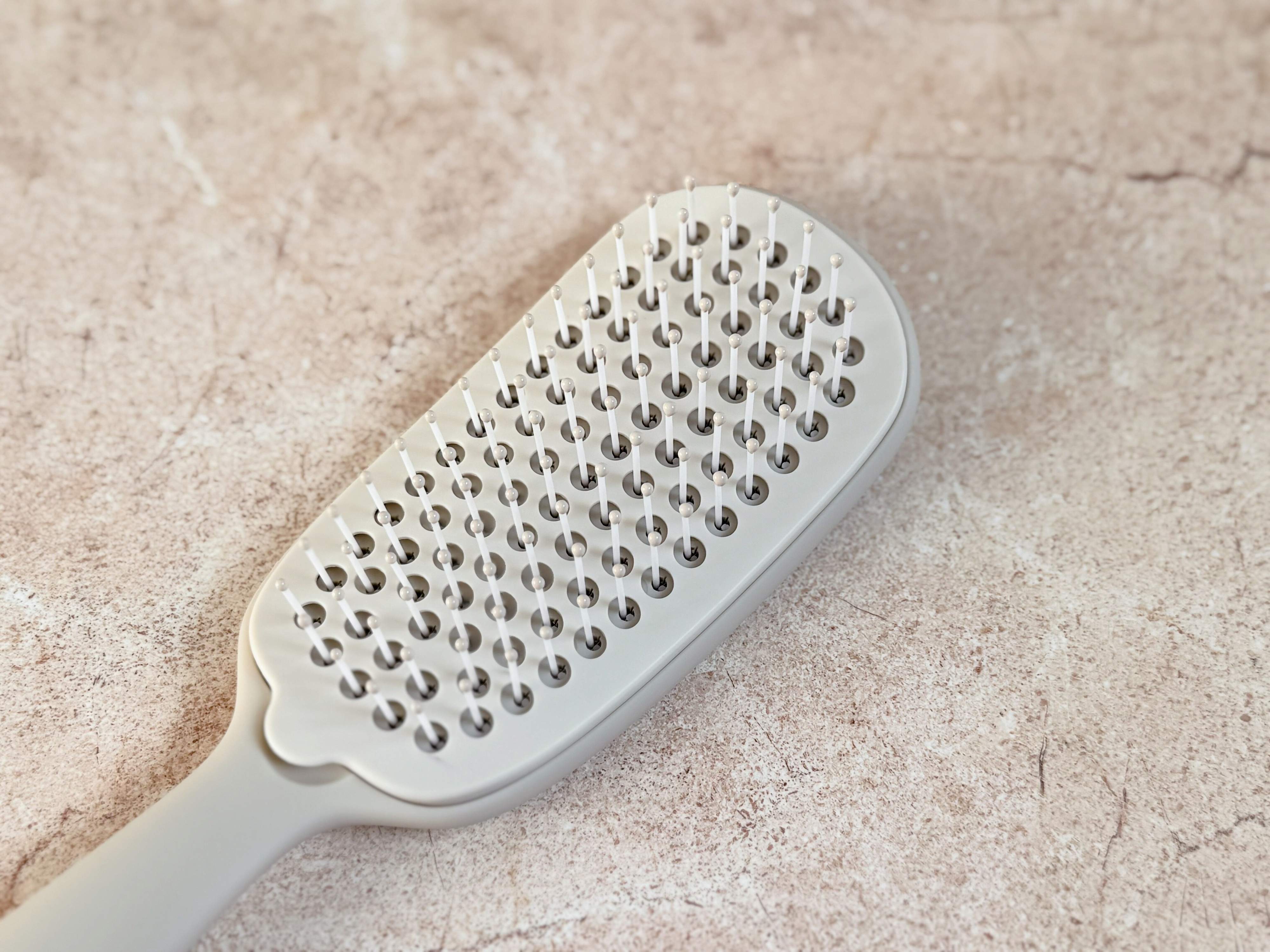 商品情報：「そうじがしやすいヘアブラシ」