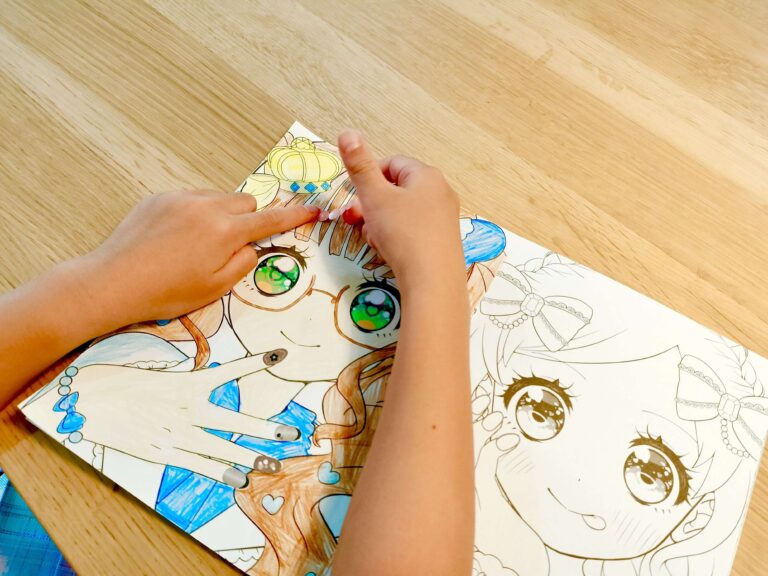 「100円とは思えない」「クオリティすごい」イマドキの小学生女子が「ドはまり」する魔法のぬりえ