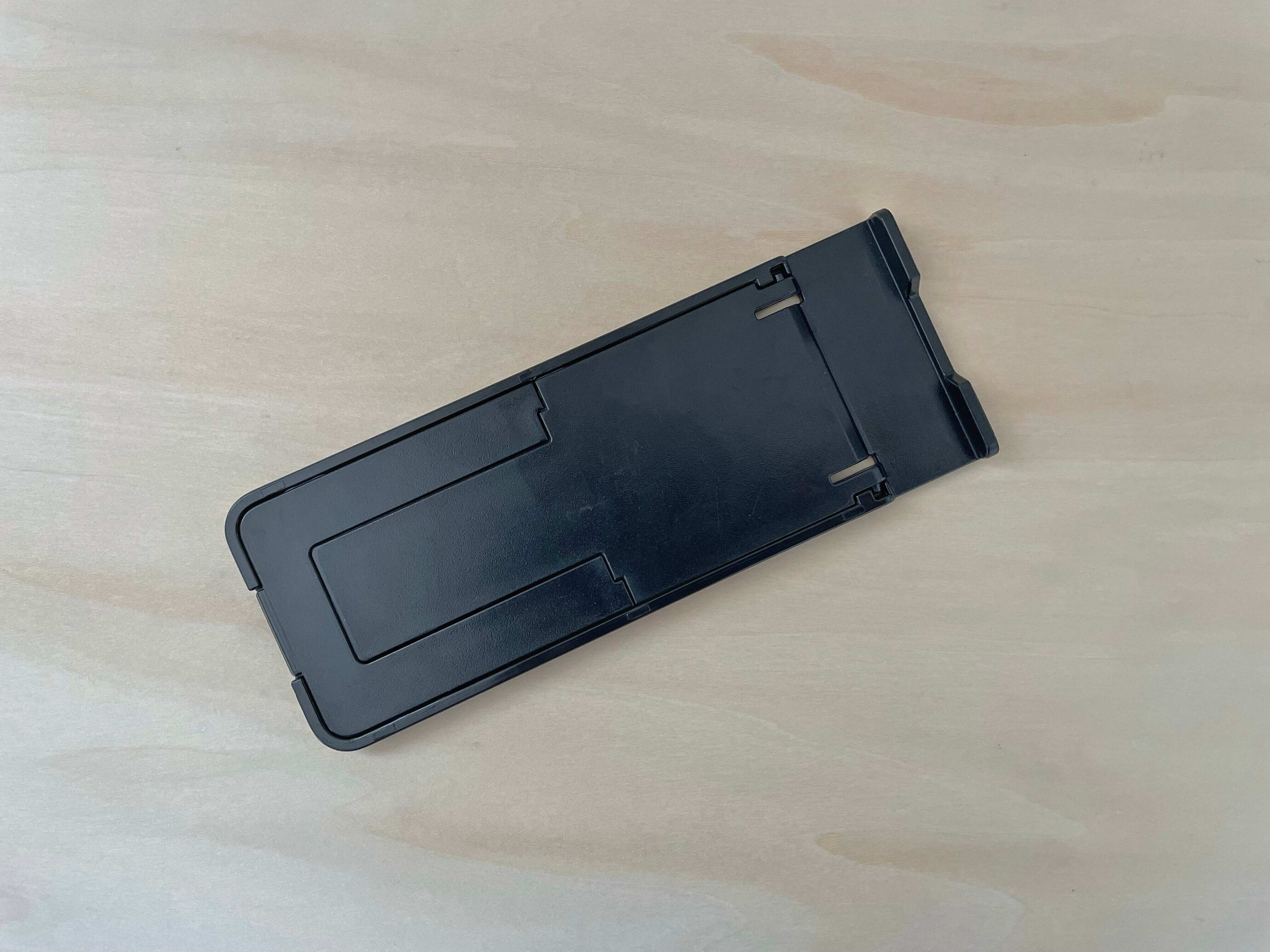 折りたたむとコンパクトに