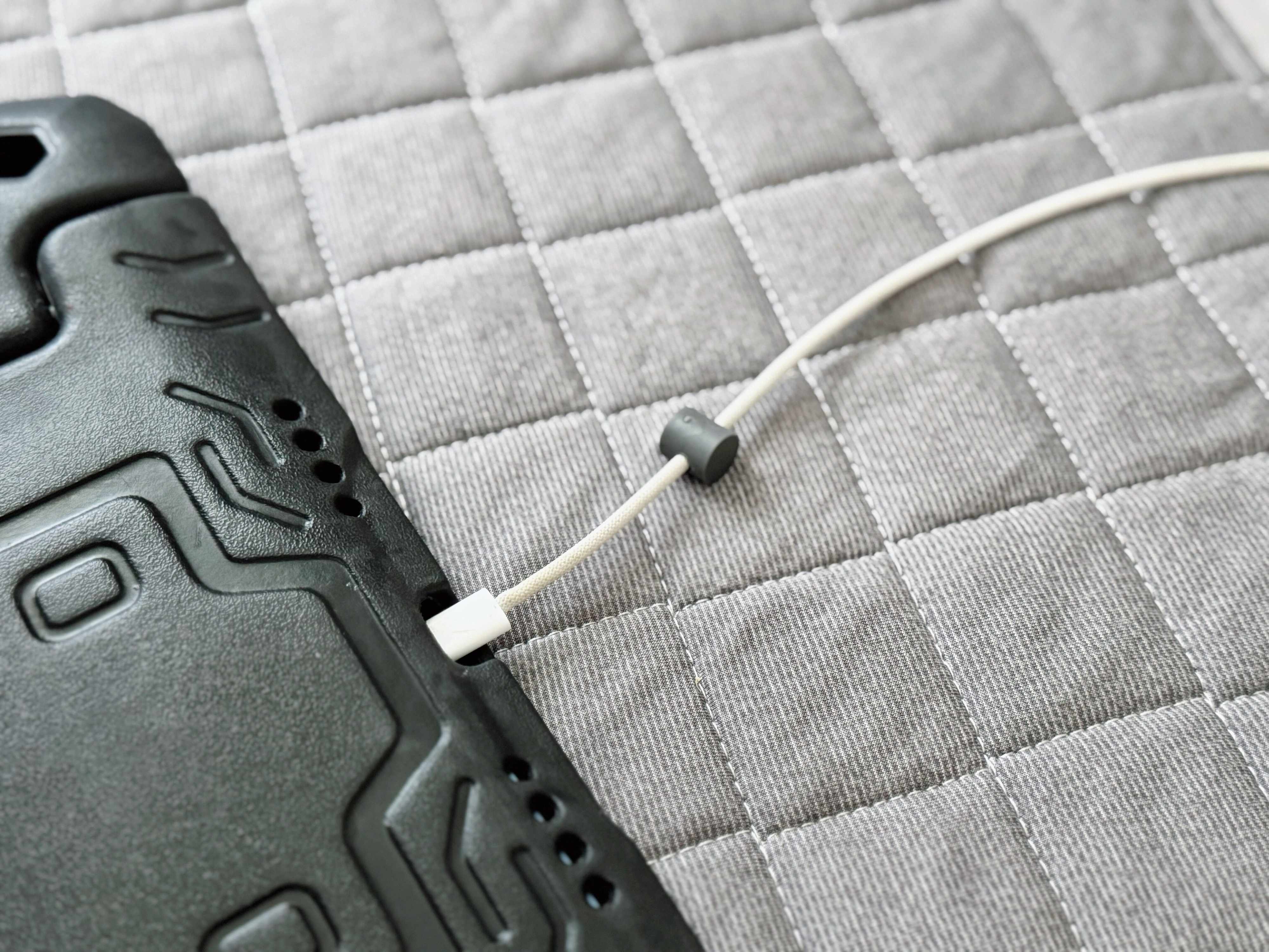 ポイント2．充電時にホルダーから外さなくてもいい