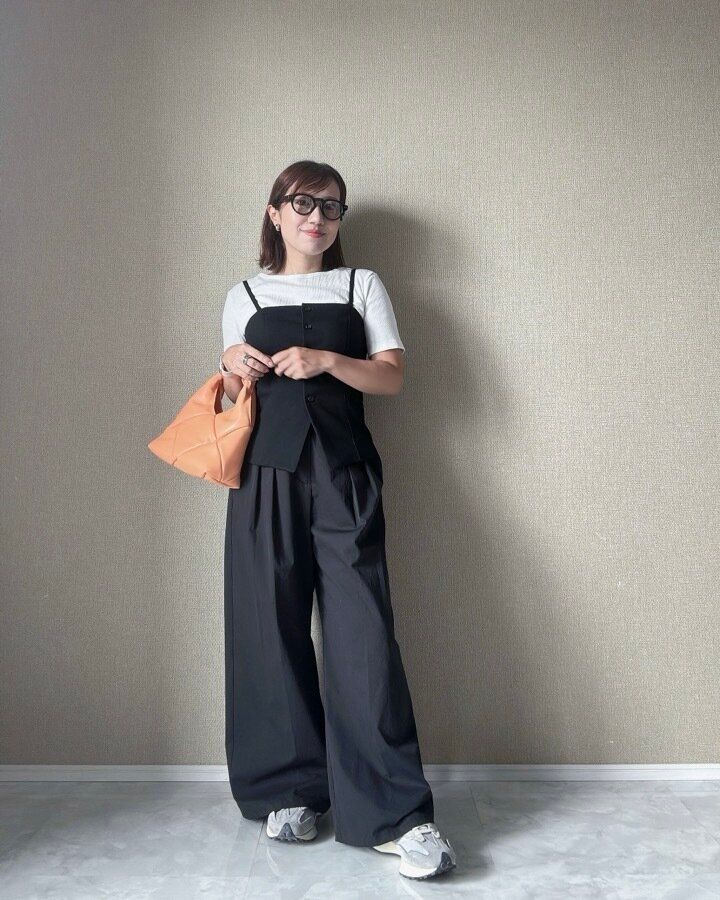 GU  フロントボタンビスチェ