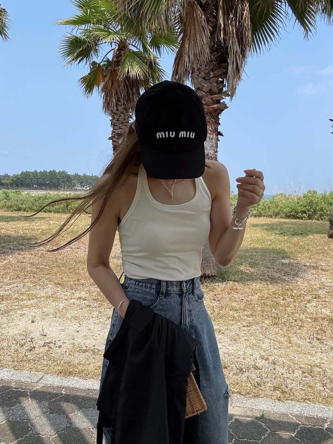 【ユニクロ】790円ノースリーブも!見つけたら即買いしたい「夏値下げアイテム」5選