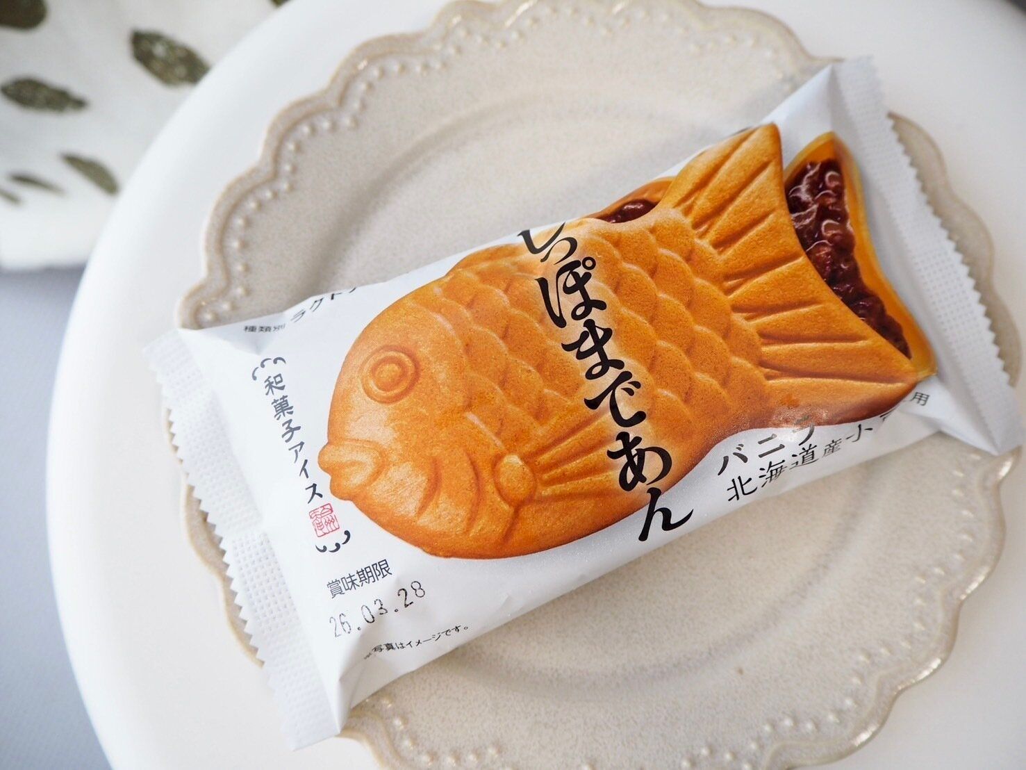 シャトレーゼ「和菓子アイス たい焼き最中バニラ しっぽまであん」商品写真