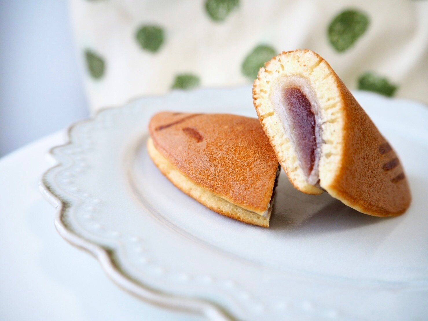 シャトレーゼ「若あゆ　餅入り求肥」断面写真