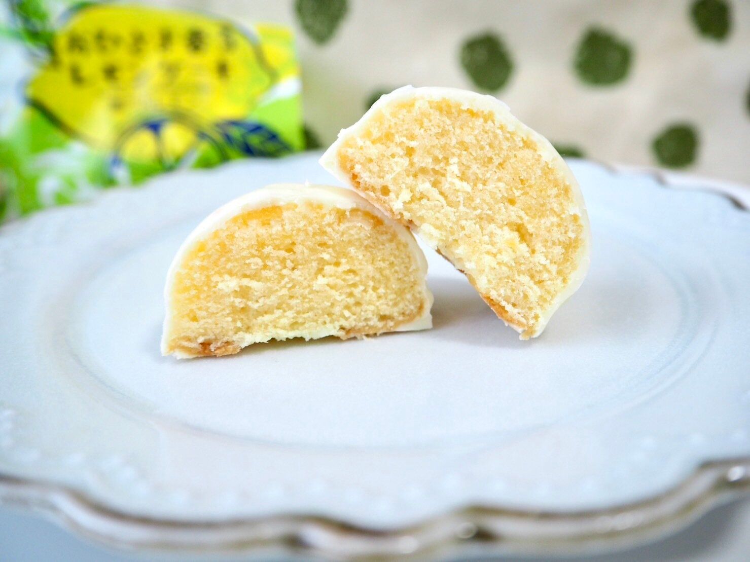 シャトレーゼ「おひさま香るレモンケーキ」断面写真