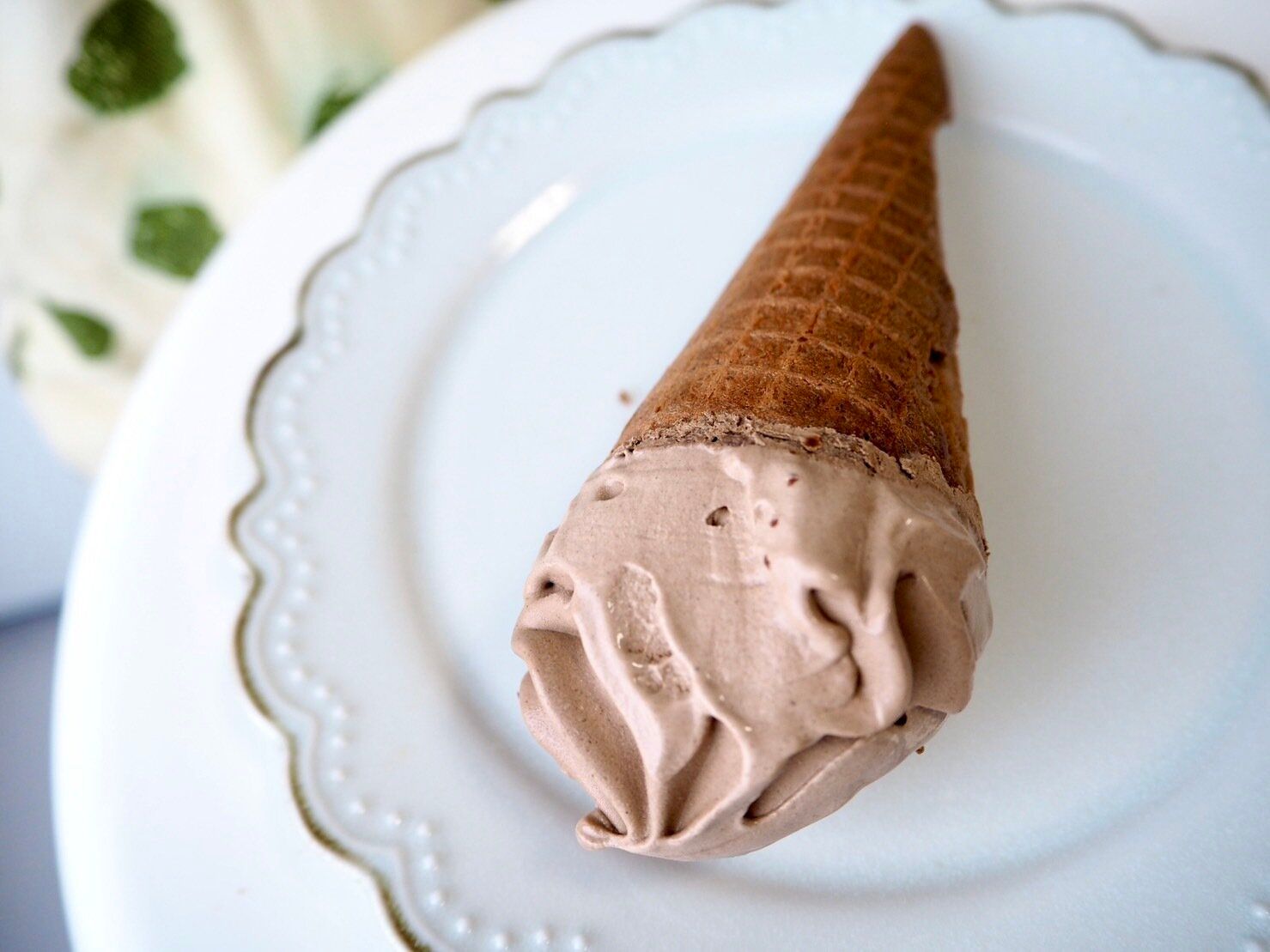 シャトレーゼ「ベルギーショコラソフト」開封後写真