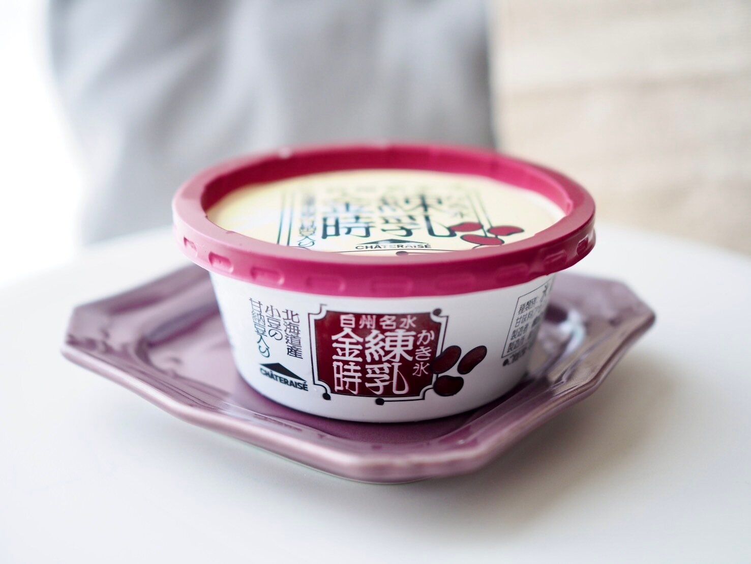 シャトレーゼ「白州名水かき氷 練乳金時 北海道産小豆の甘納豆入り 4個入」商品写真