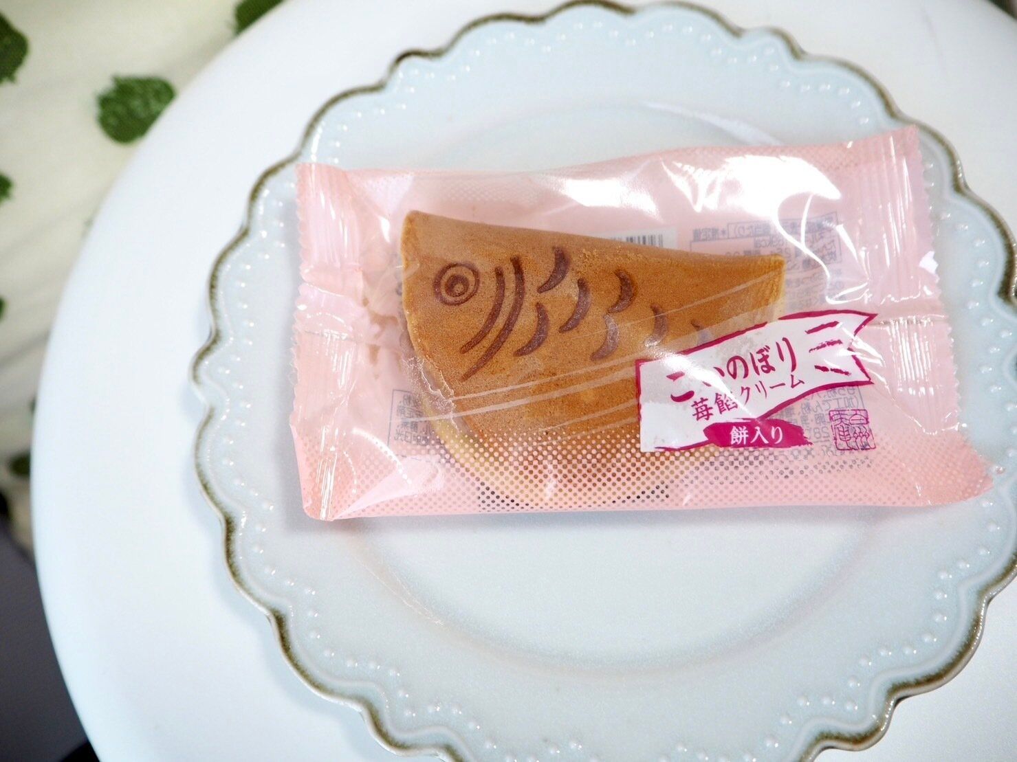 シャトレーゼ「こいのぼり　苺餡クリーム」商品写真