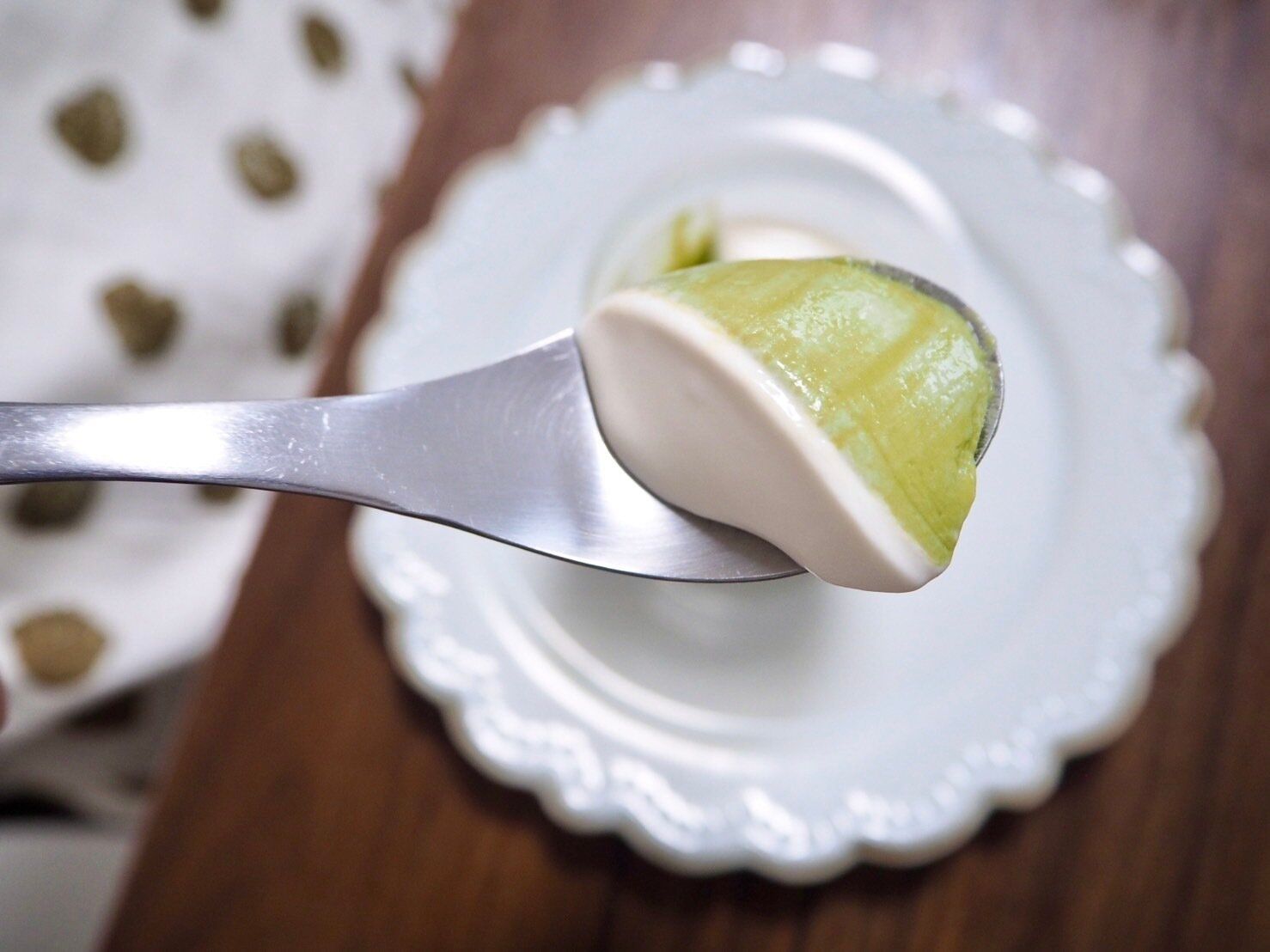 シャトレーゼ「2種の抹茶プリン」断面写真