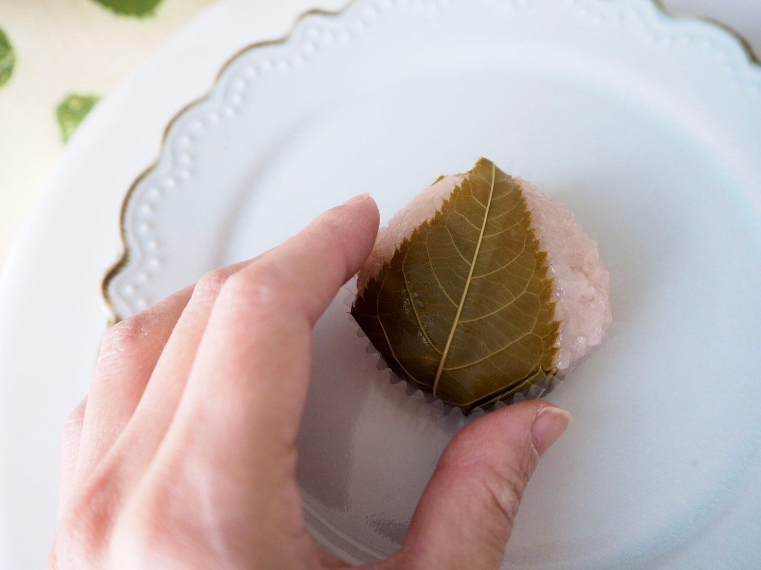シャトレーゼ「大島桜の桜餅」商品写真