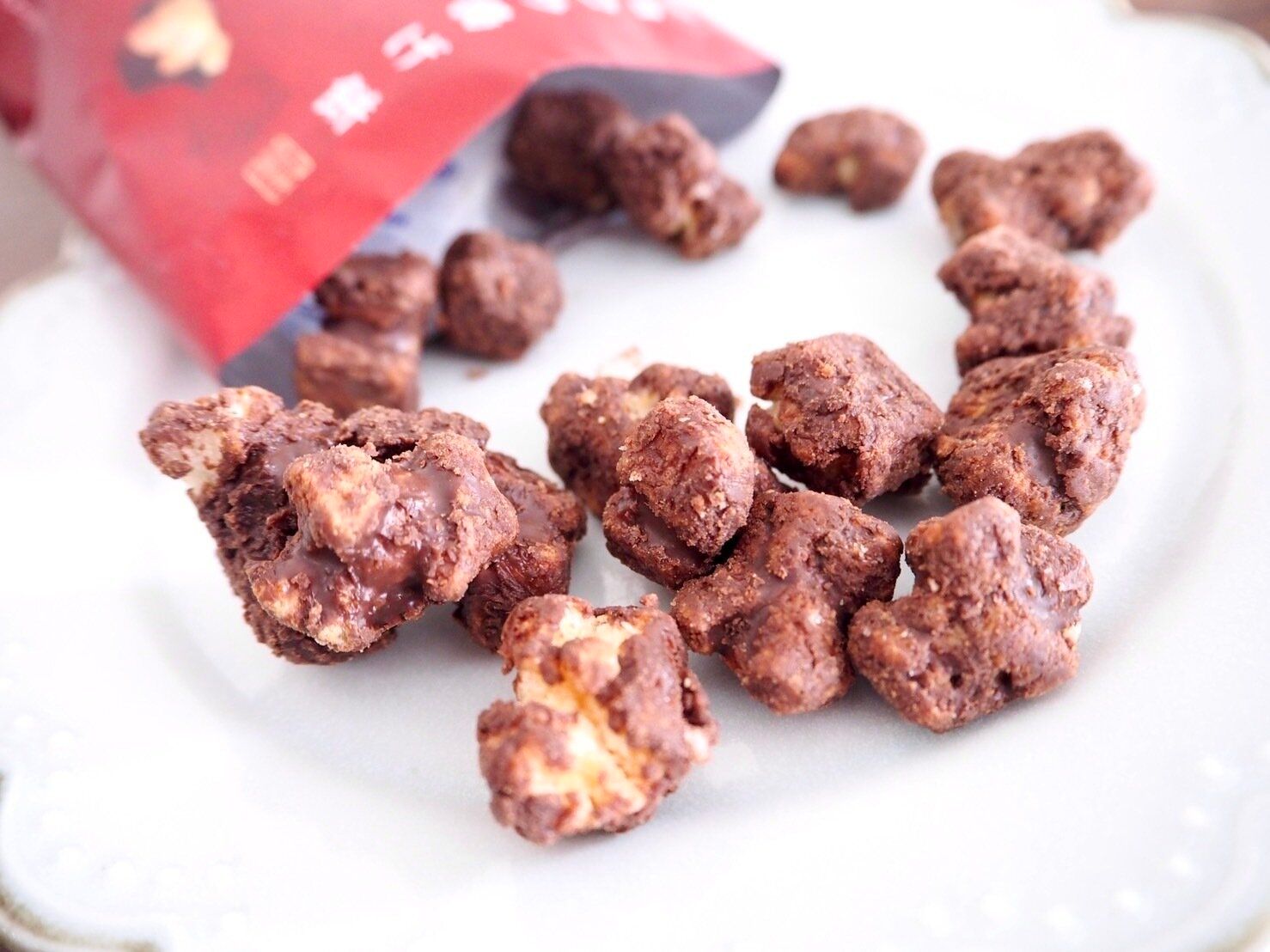 シャトレーゼ「ショコラ揚げ餅」開封写真