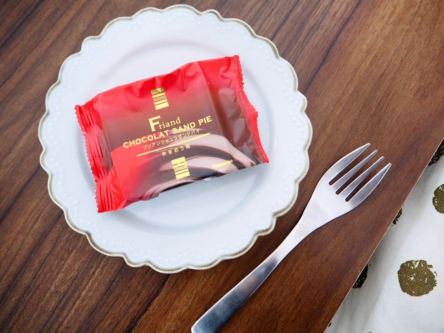 シャトレーゼ「フリアンショコラサンドパイ　あまおう苺」商品写真