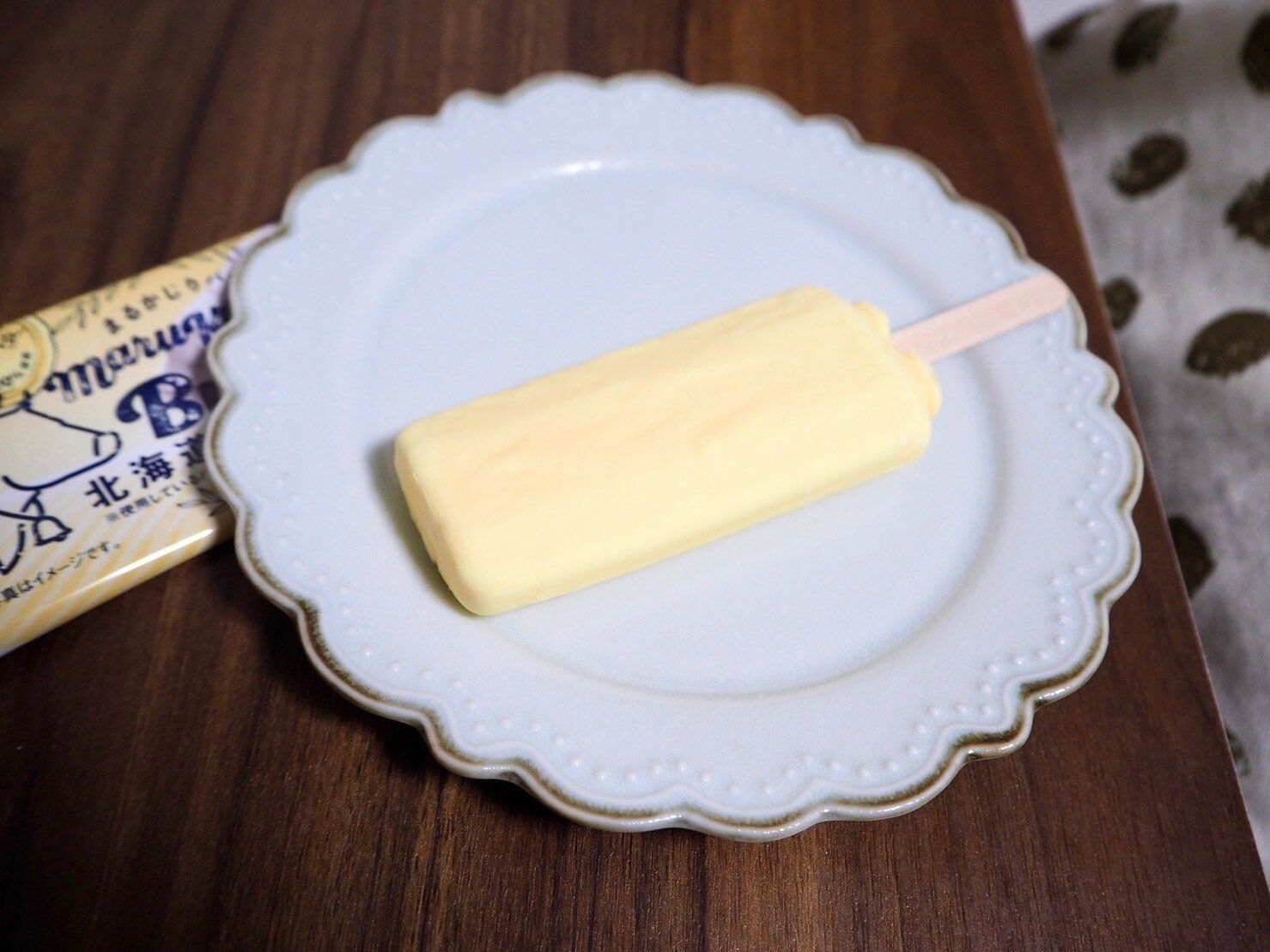 シャトレーゼ「まるかじりバー北海道発酵バター」開封写真