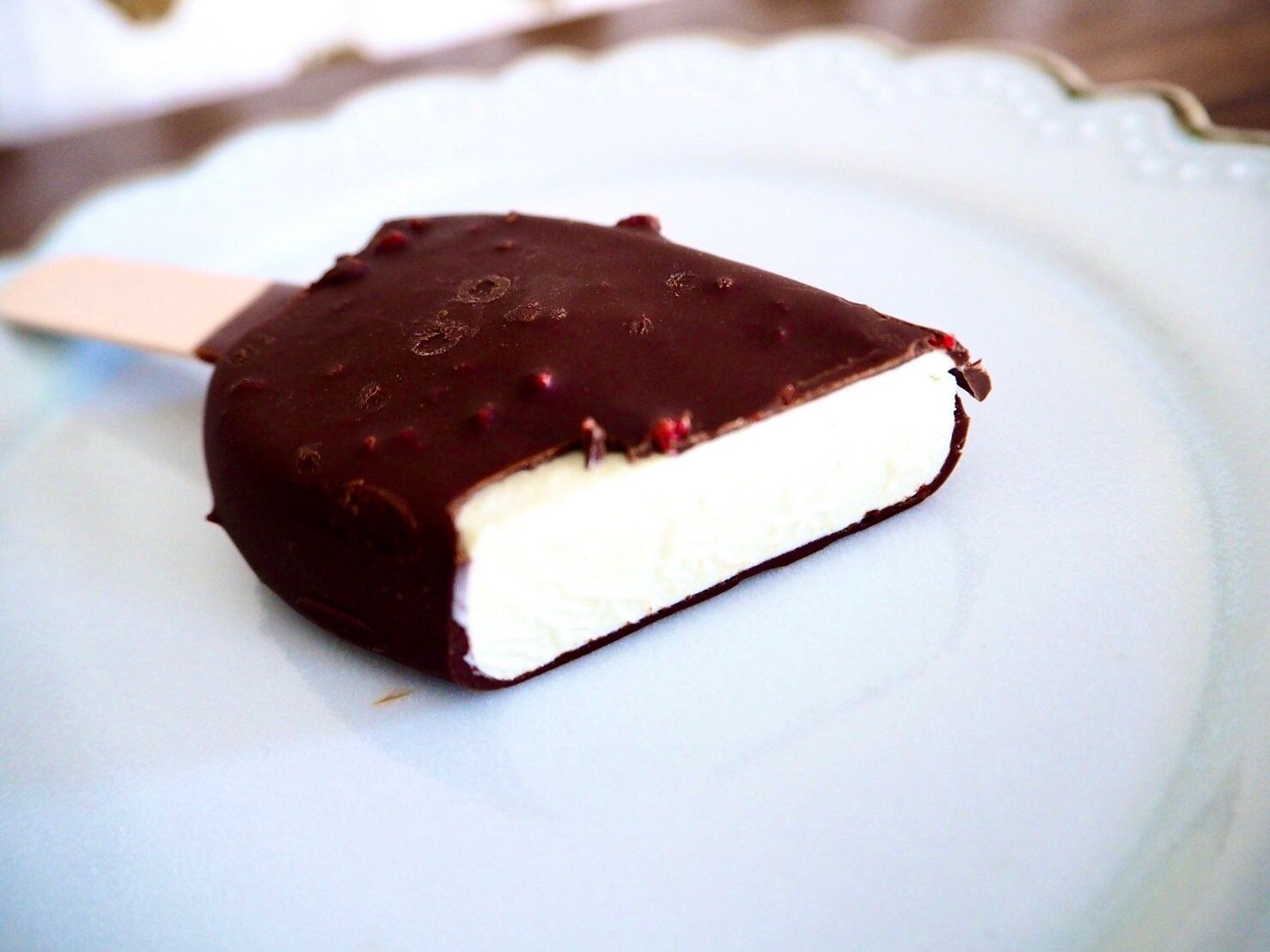 シャトレーゼ「ピュルテ ピスタチオ＆スイートチョコ」断面写真