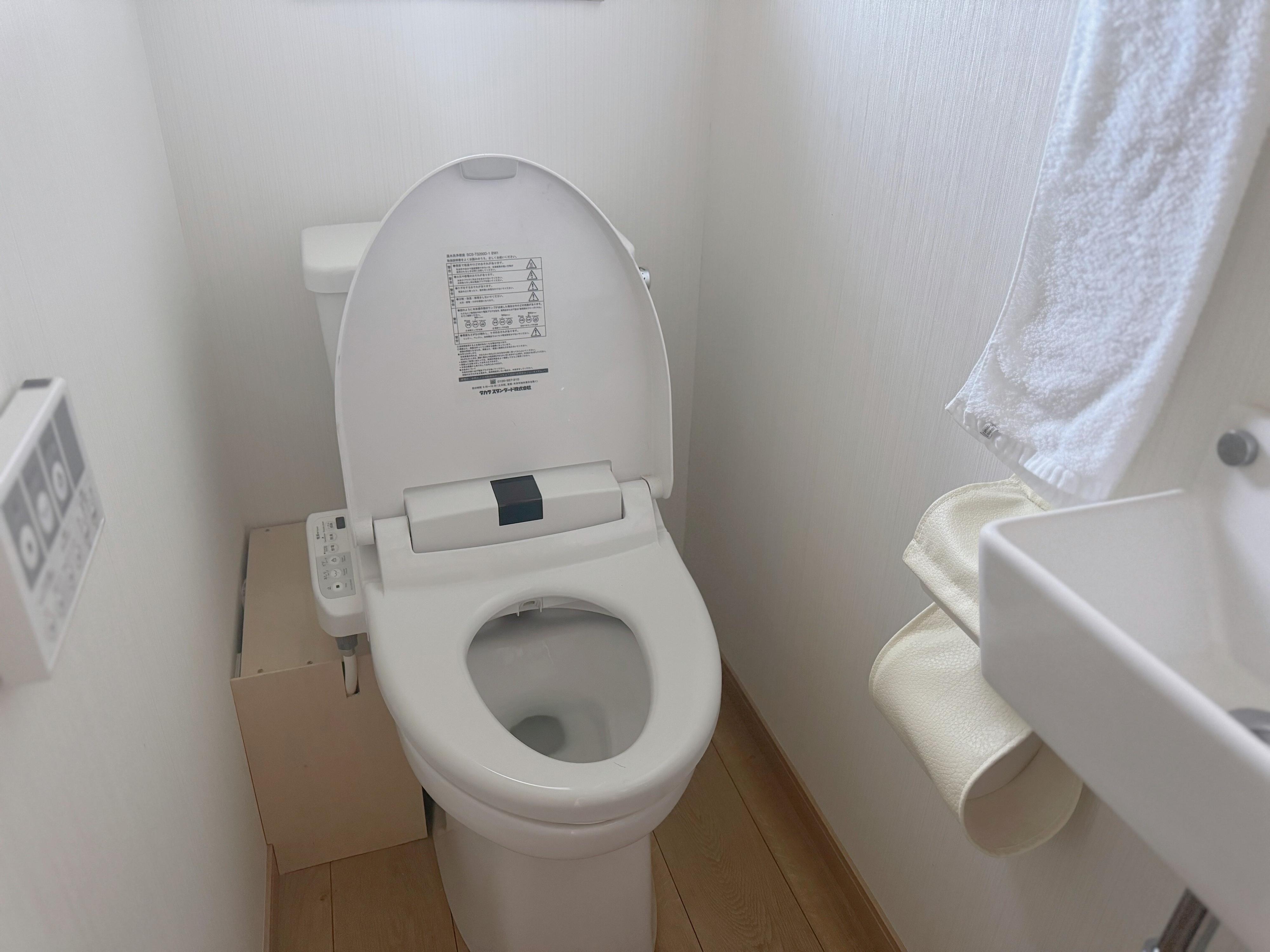 便器掃除で使用した洗剤を長時間放置すること