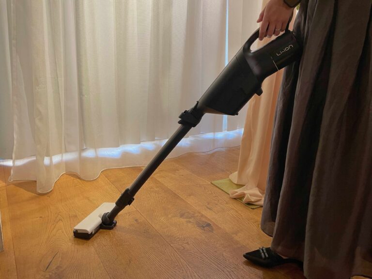 重い！面倒…がラクにかわる！紙パック式スティック掃除機がここまで進化