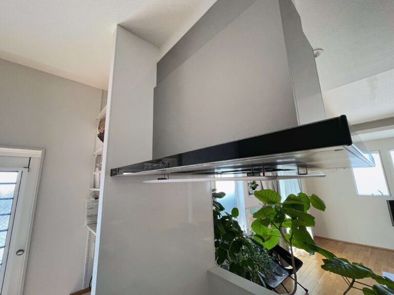 換気扇掃除は“今”が正解！暑さが残るうちにしておきたい家事3選