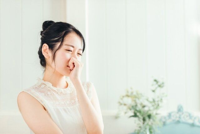 風邪じゃないのに鼻ムズムズ…「秋の花粉症」かも？春とは違う対策のコツを気象予報士が解説
