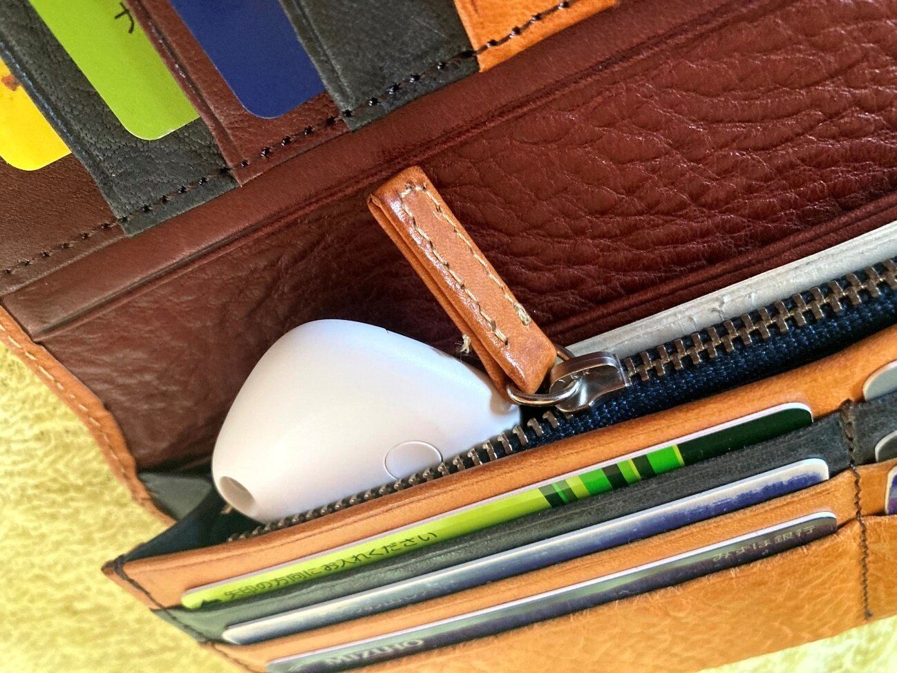 【ダイソー】1,100円で買えるのスゴすぎ！iPhoneユーザーなら持っておきたい優秀アイテム