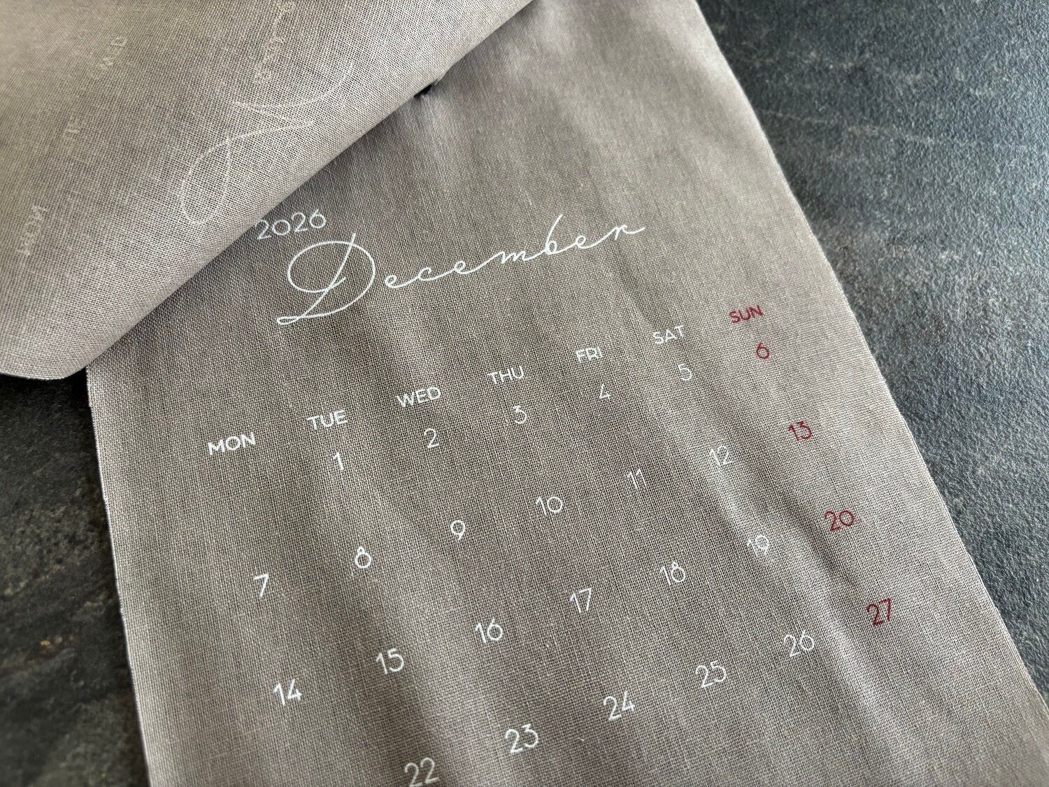 【3COINS】こんなにオシャレなのに550円でいいんですか!?めくるのが楽しくなるファブリックカレンダー