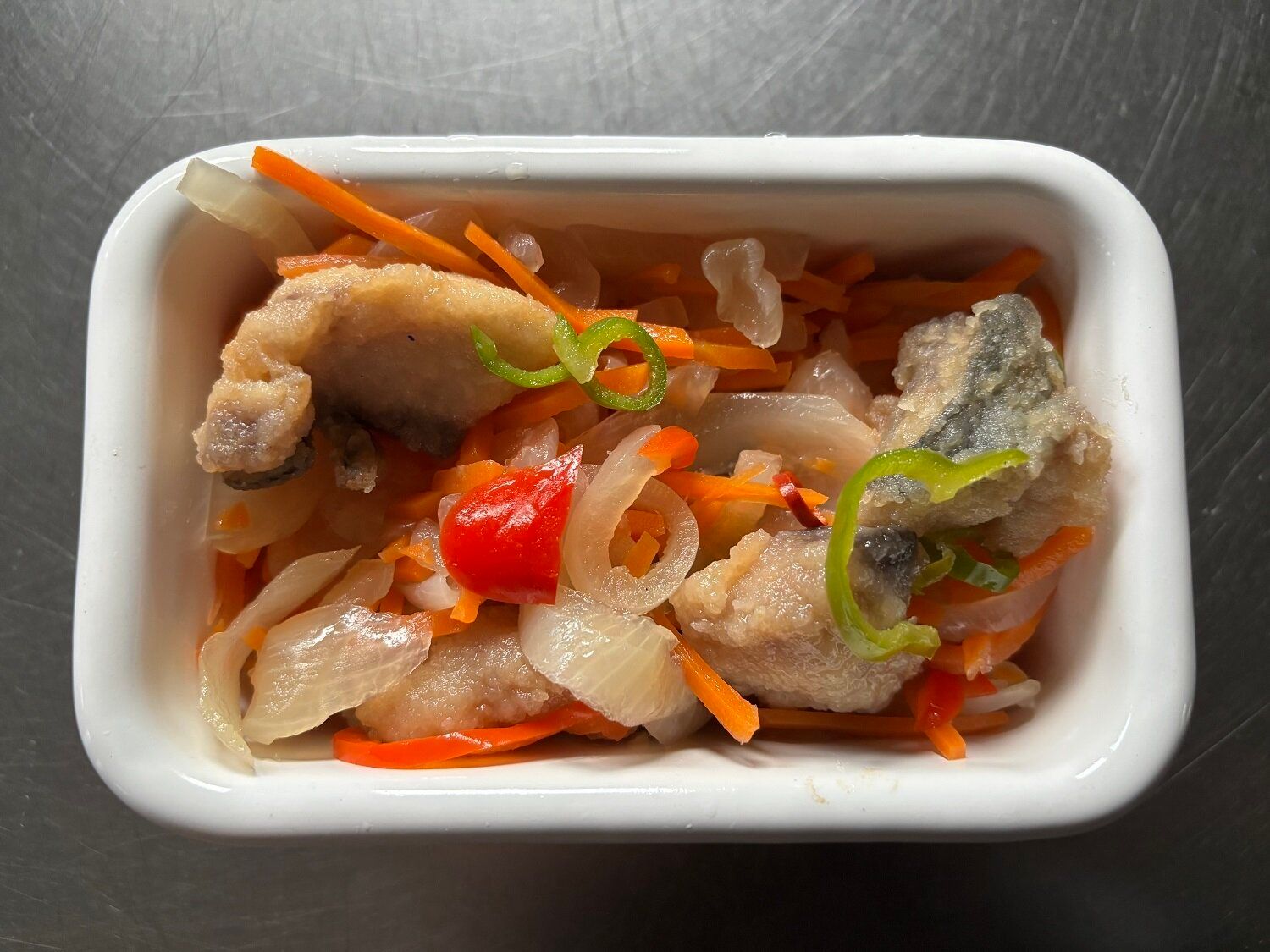 【3COINS】グレー色がかわいすぎる!機能もうれしいホーロー容器