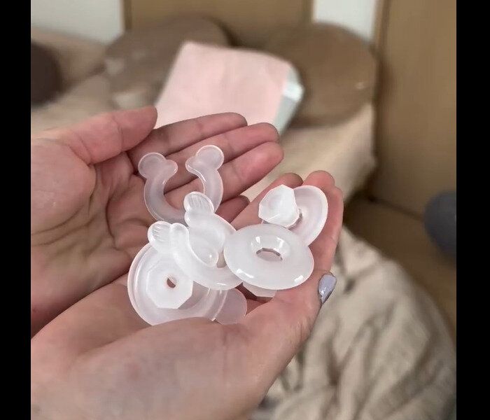 【ダイソー】ズレない魔法！布団クリップ