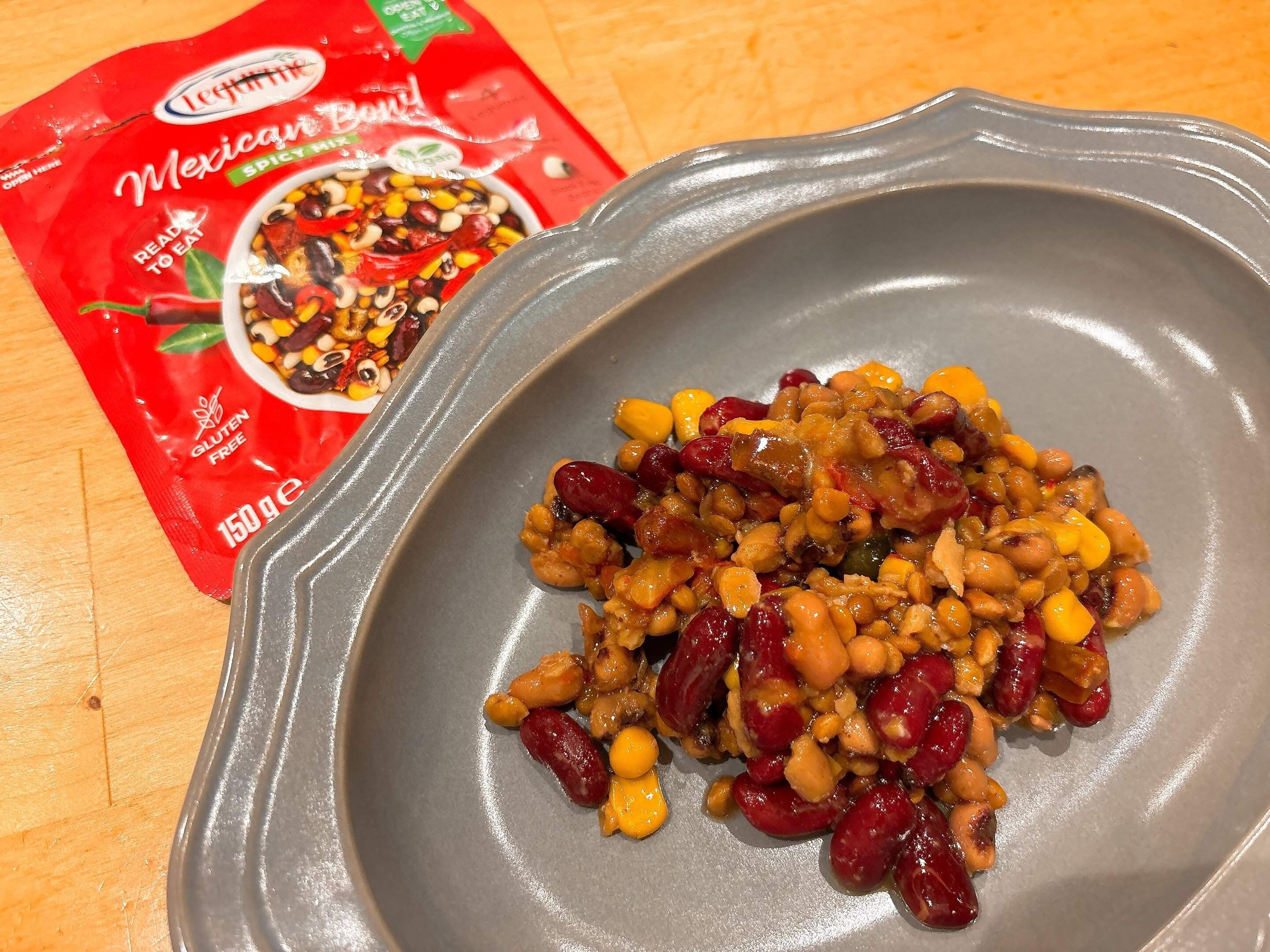 赤色パッケージのサラダボウル