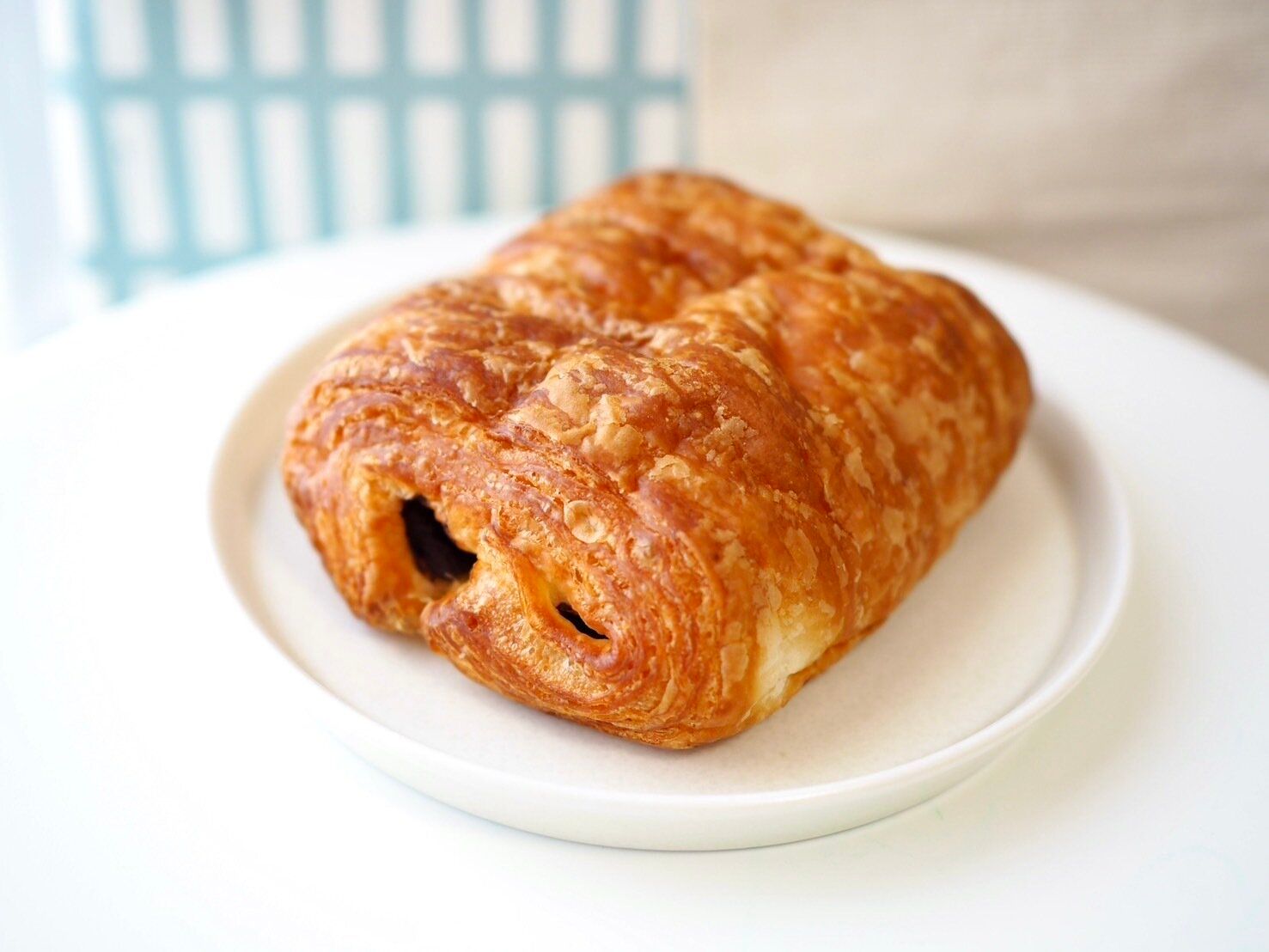 シャトレーゼ「フランス産発酵バターのパン・オ・ショコラ」商品写真