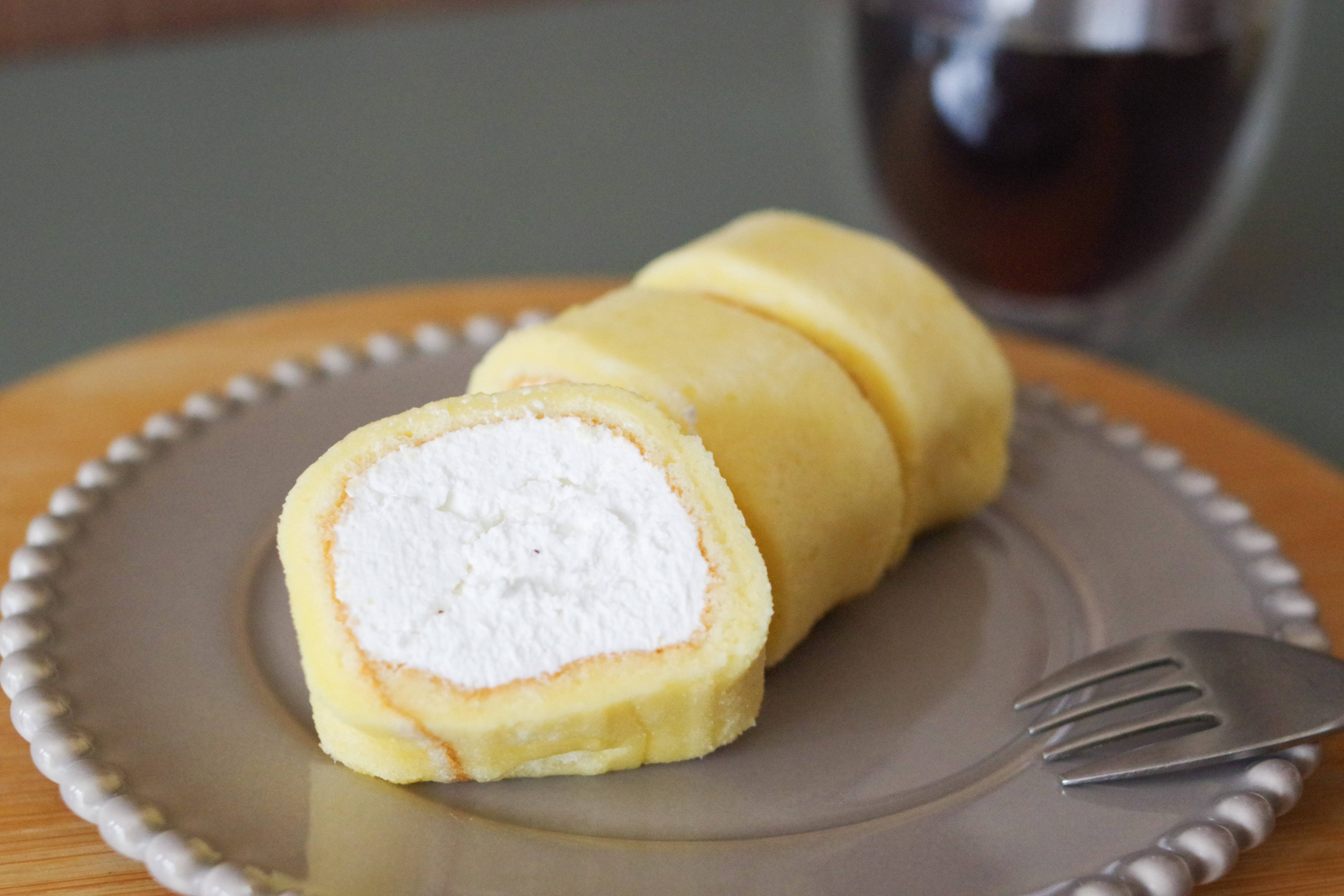 ようやく買えたロピアの大容量スイーツ!見つけたら即買いしたい1個約60円のミニロールケーキ