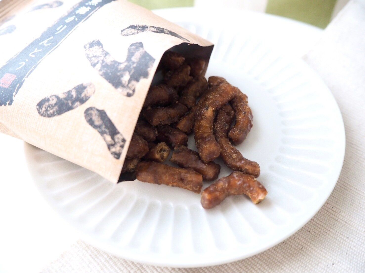 シャトレーゼ「黒糖かりんとう」開封写真