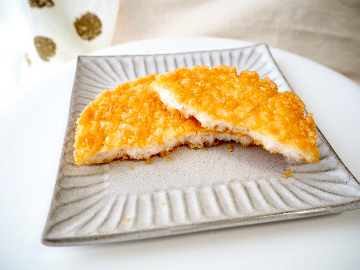 シャトレーゼ「甲州揚げ」断面写真