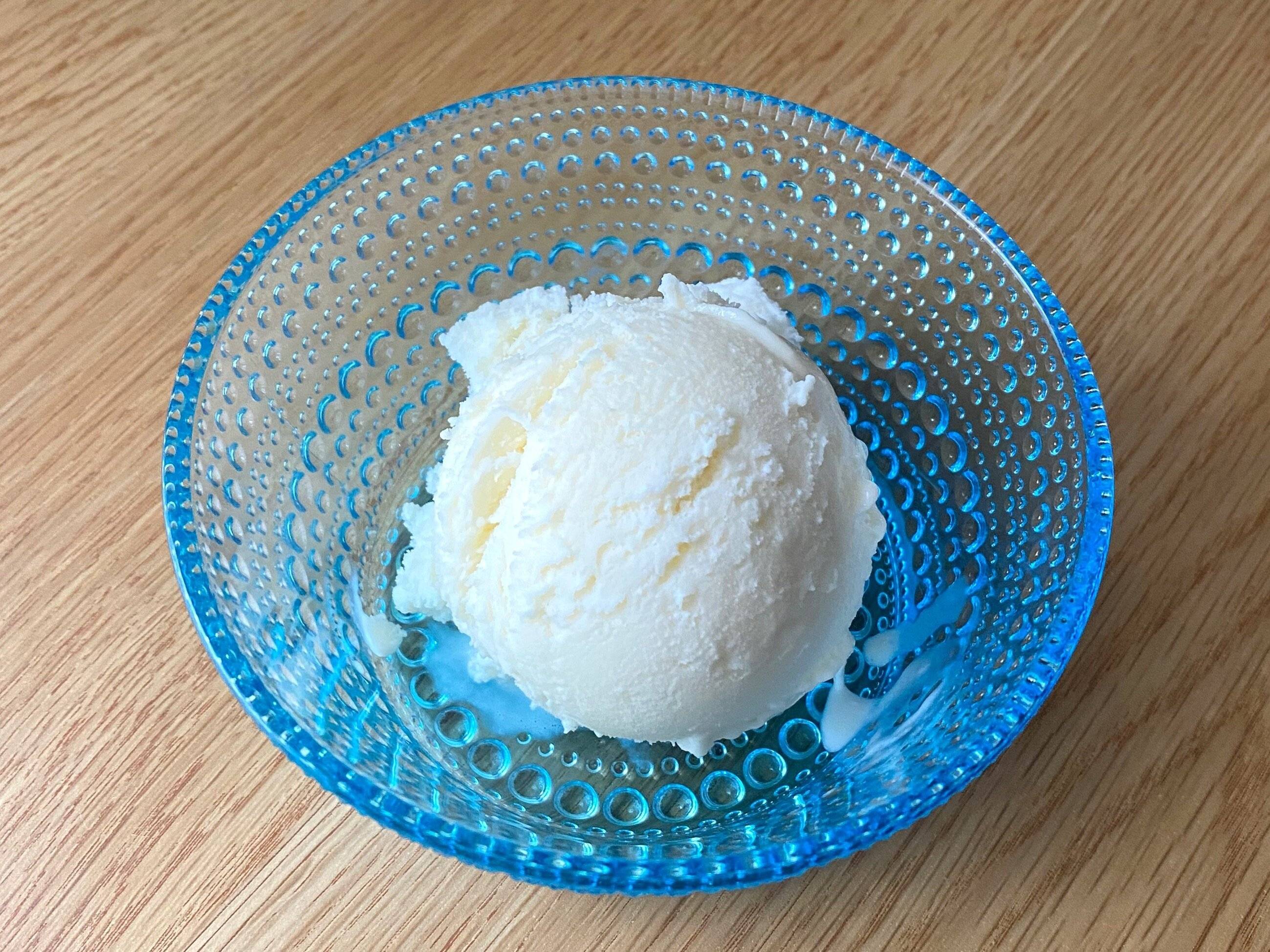 八ヶ岳南牧村契約牧場しぼりたて牛乳アイス